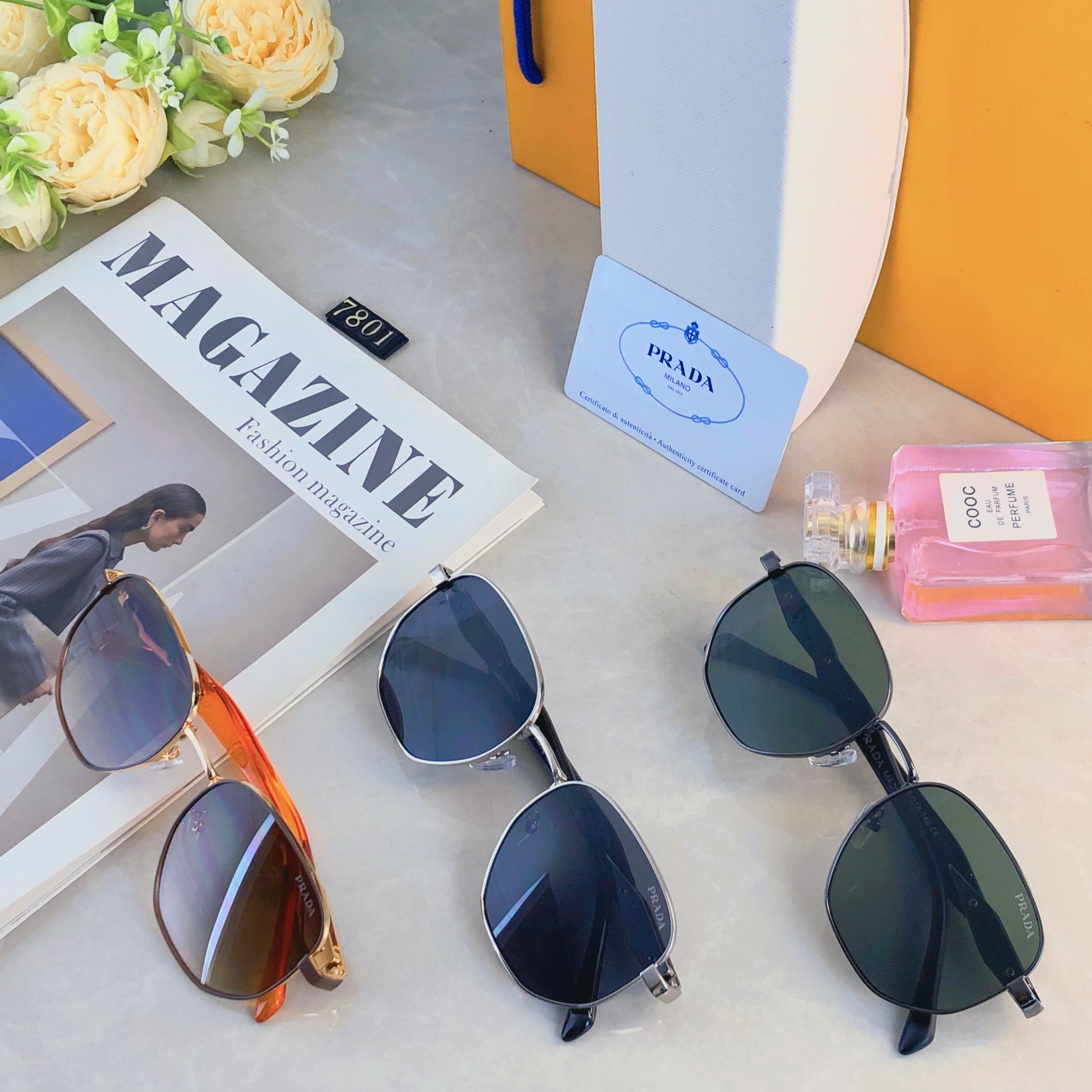 🔥🔥Prad*时尚复古金属框墨镜潮流轻奢素颜穿搭街拍防紫外线太阳镜