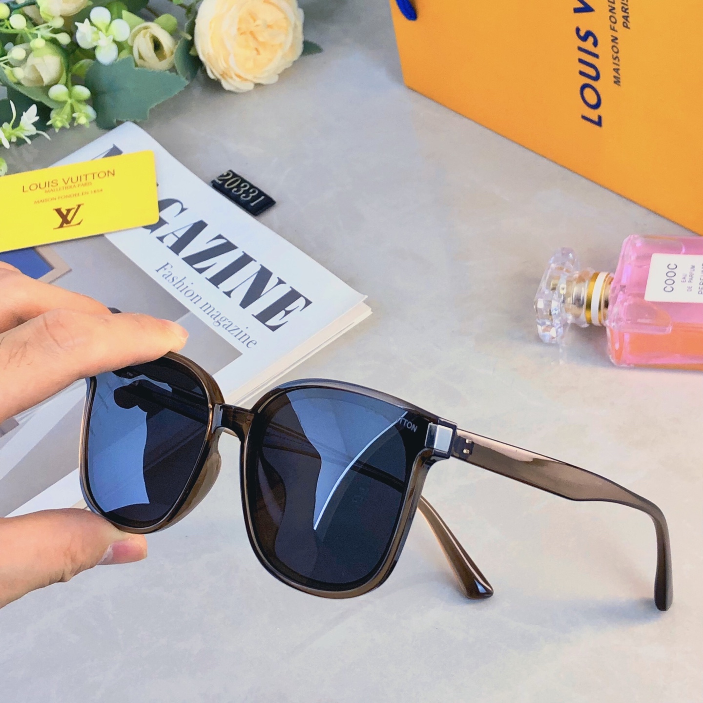 🔥🔥Louis vuitto*旅游度假复古经典百搭黑色方形圆脸显瘦太阳镜男网红时髦潮墨镜女