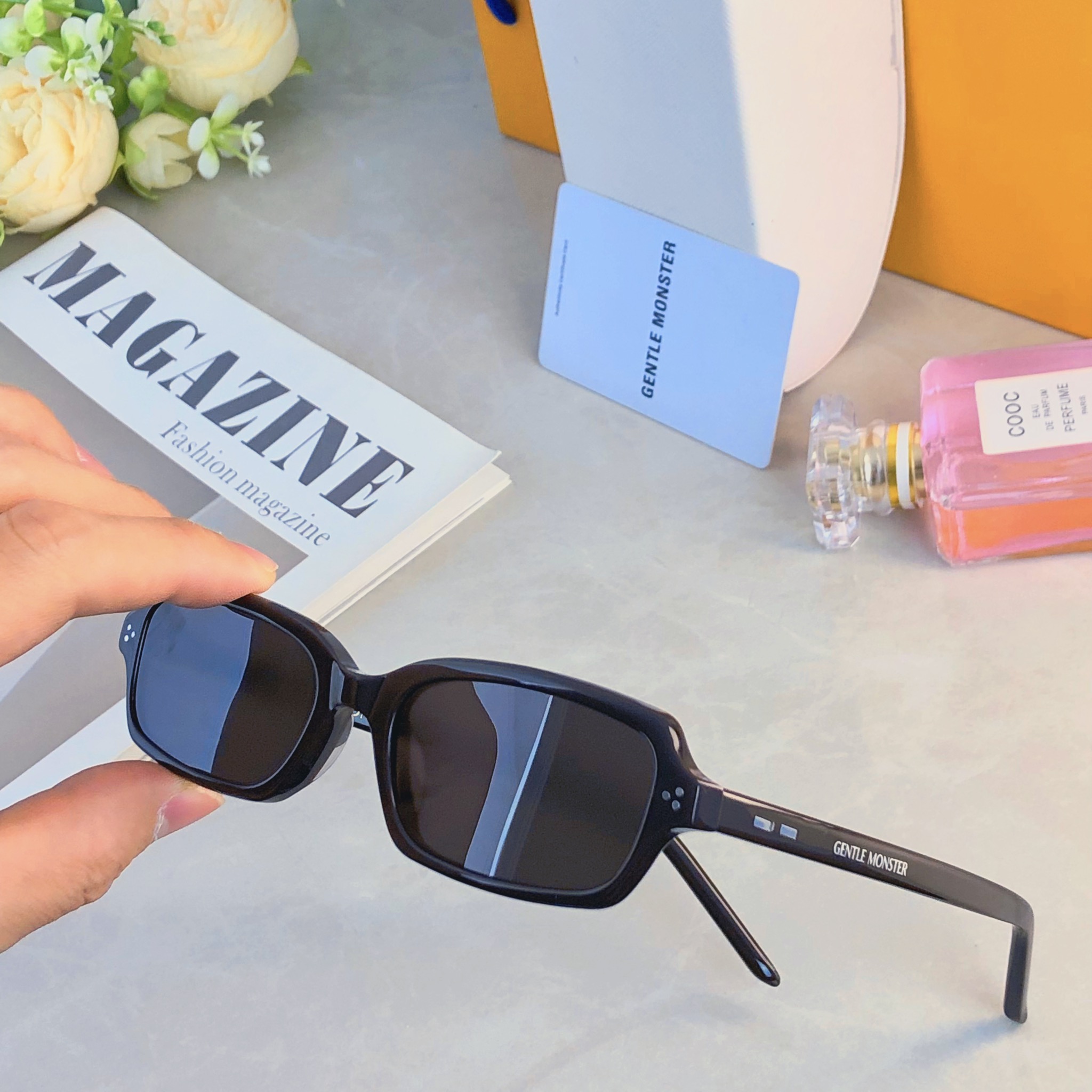 🔥🔥韩版复古方框黄色墨镜女小框米钉时尚百搭街拍太阳镜男防紫外线潮