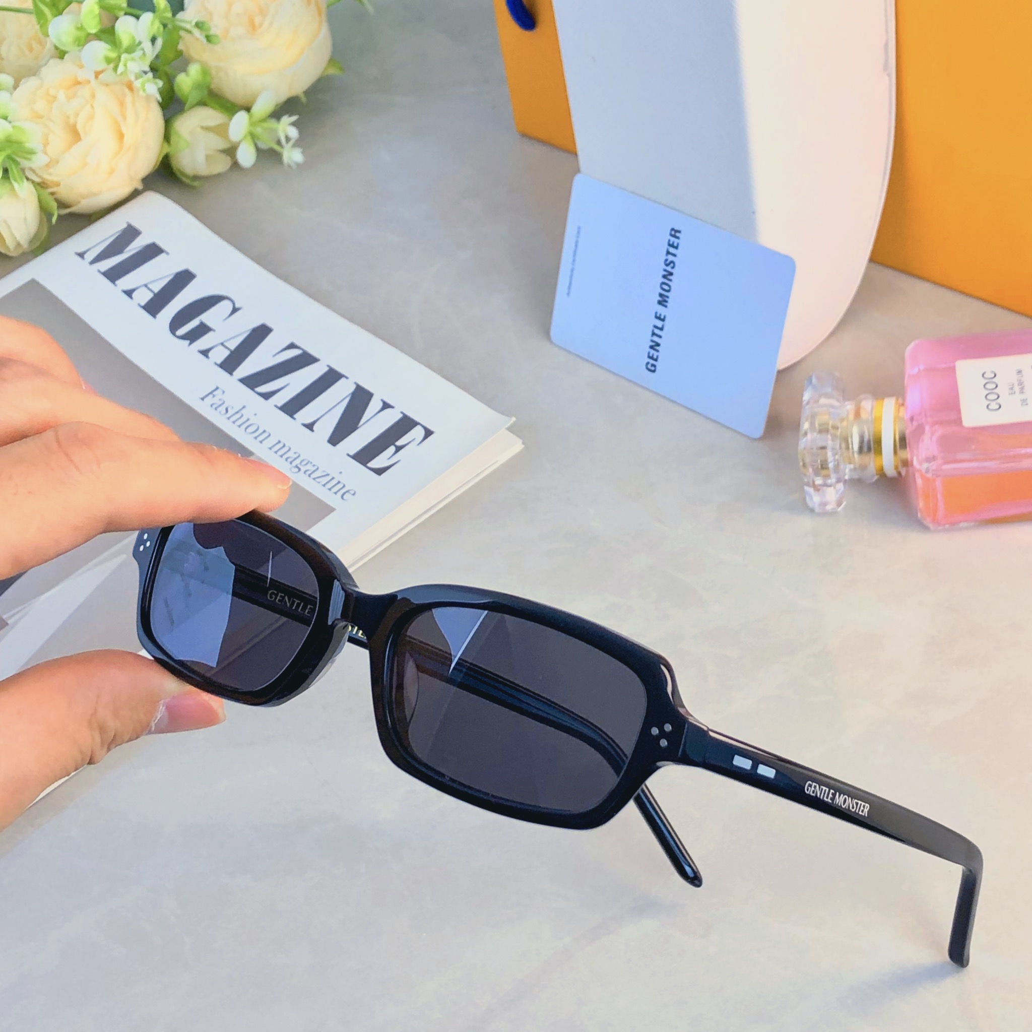 🔥🔥韩版复古方框黄色墨镜女小框米钉时尚百搭街拍太阳镜男防紫外线潮