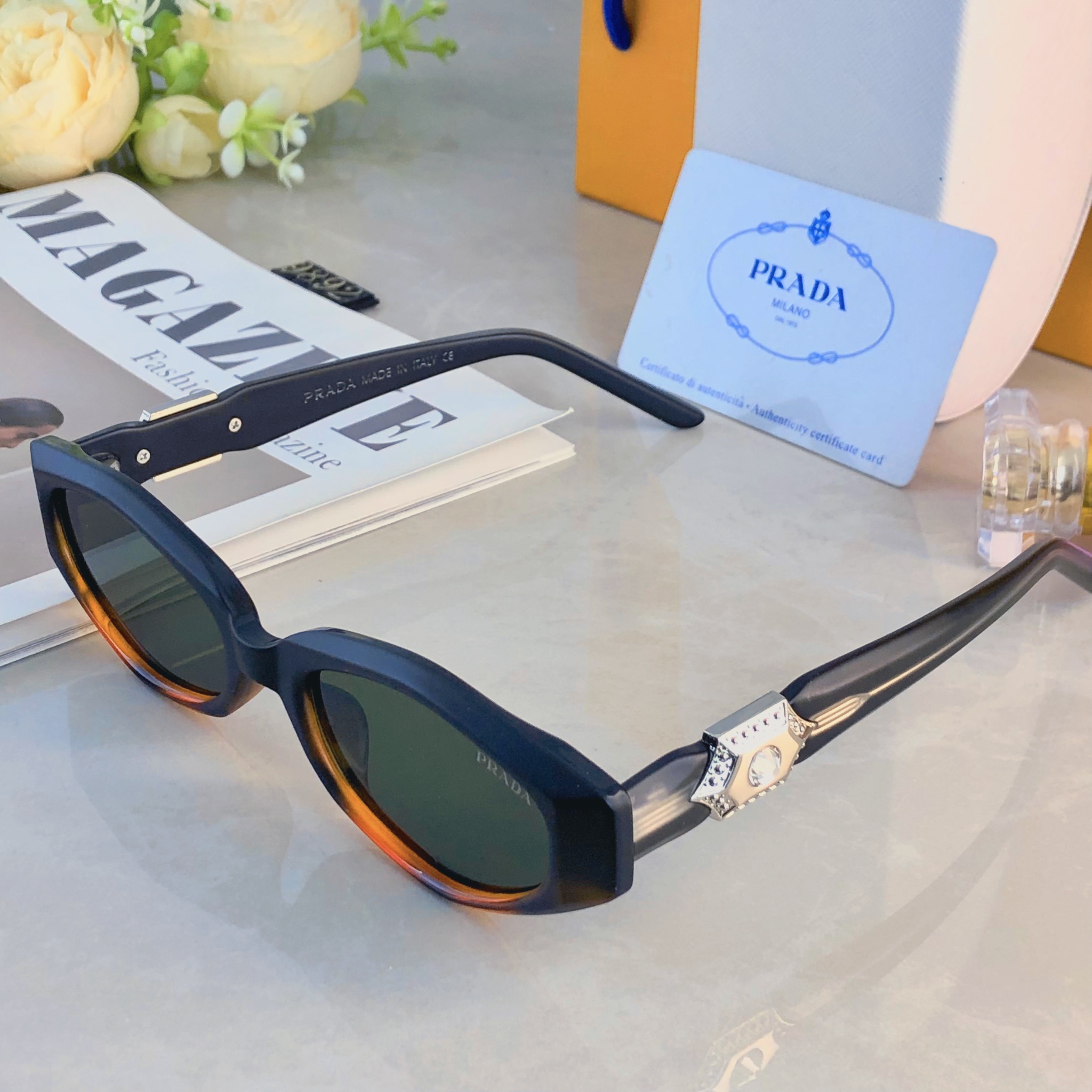 🔥🔥Prad*小红书韩版复古猫眼小脸小红书墨镜高级感ins防紫外太阳镜方圆脸