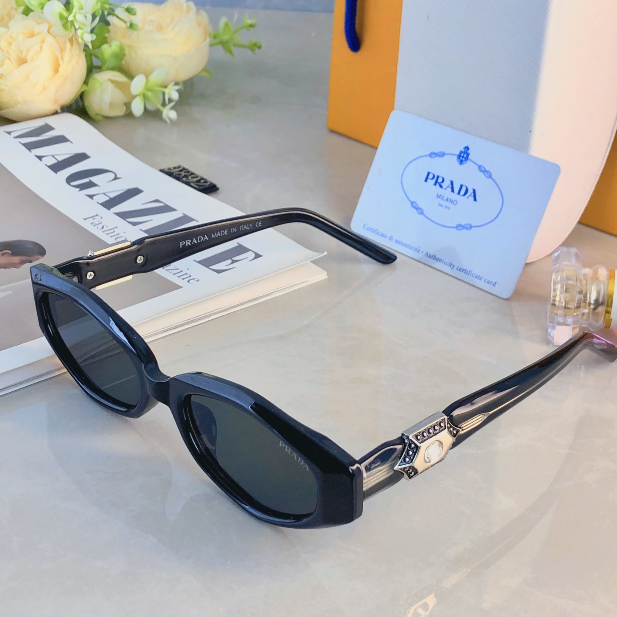 🔥🔥Prad*小红书韩版复古猫眼小脸小红书墨镜高级感ins防紫外太阳镜方圆脸