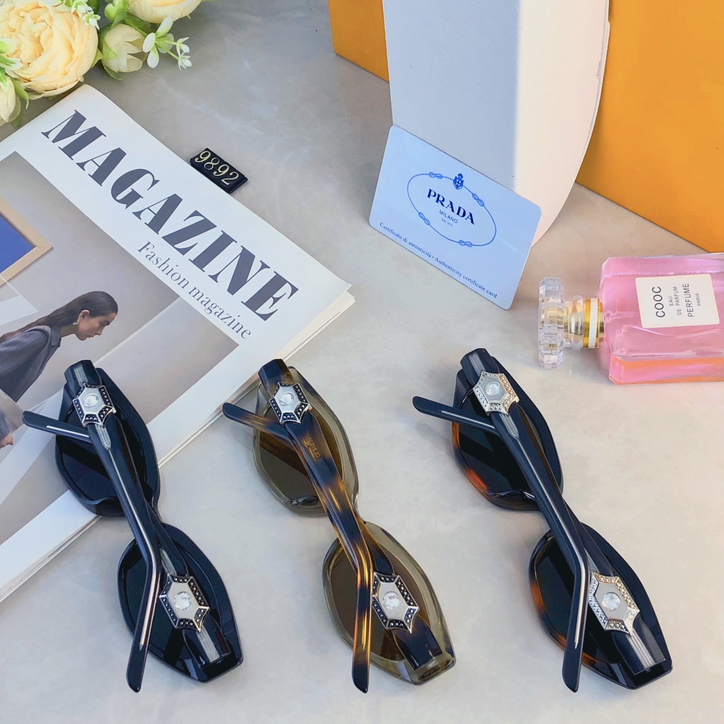 🔥🔥Prad*小红书韩版复古猫眼小脸小红书墨镜高级感ins防紫外太阳镜方圆脸