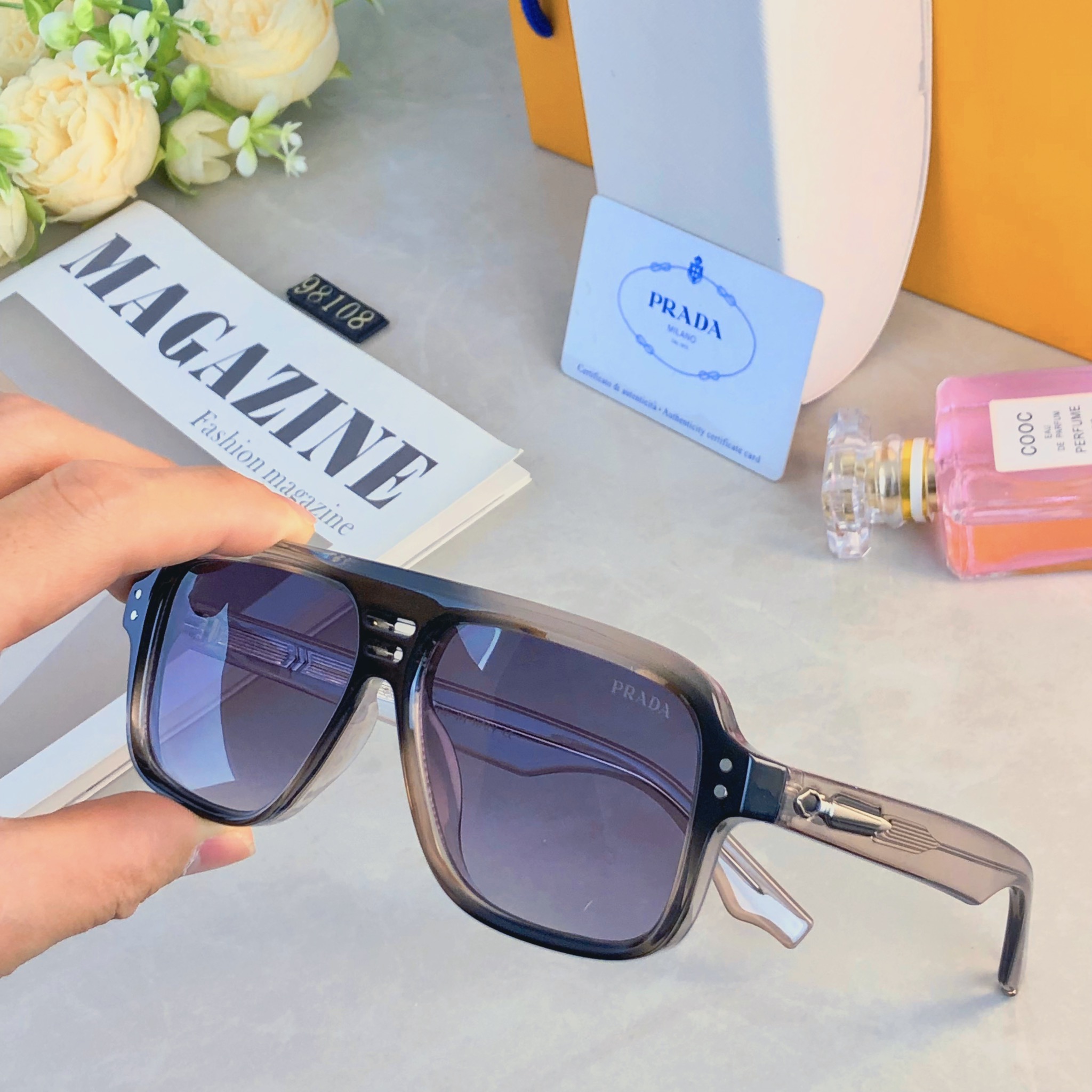 🔥🔥Prad*欧美新款方形时尚双梁墨镜太阳镜复古休闲驾驶商务潮流墨镜