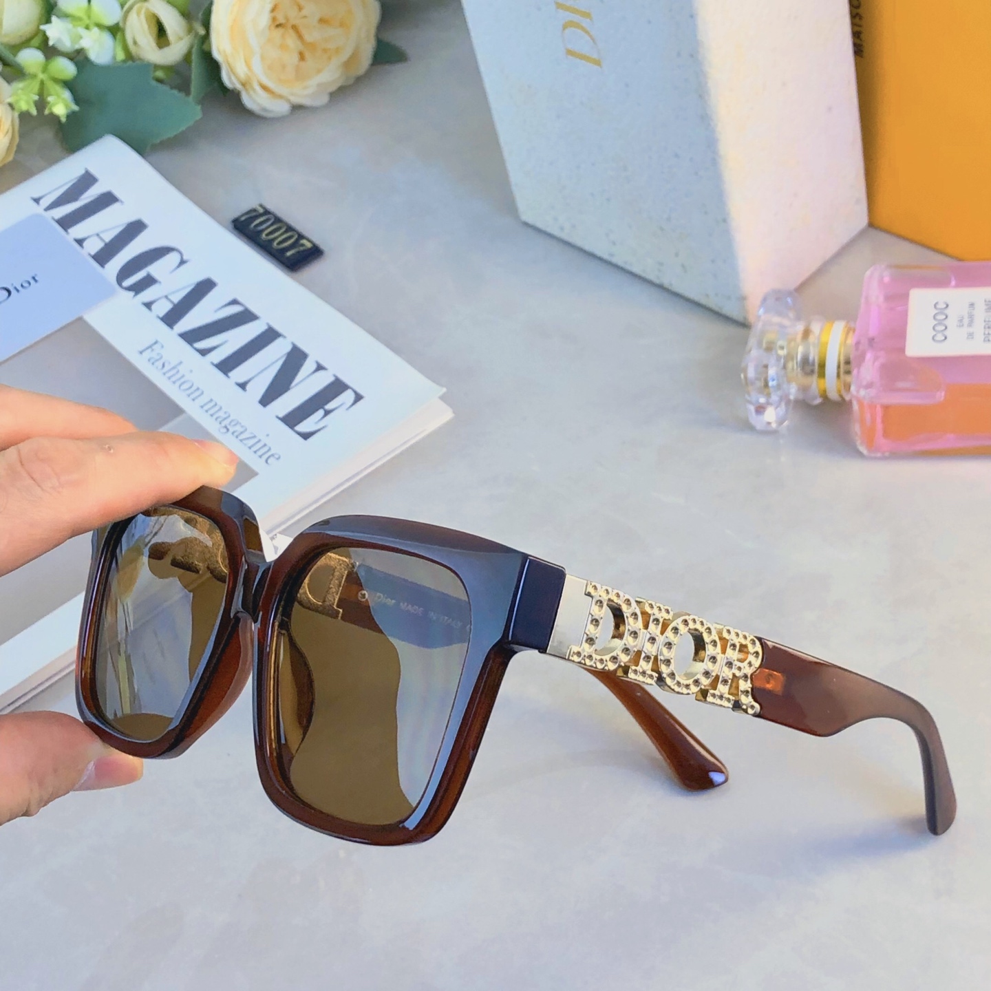 。。Dio*网红墨镜女ins街拍太阳镜时尚防紫外线舒适超酷眼镜2026年新款潮