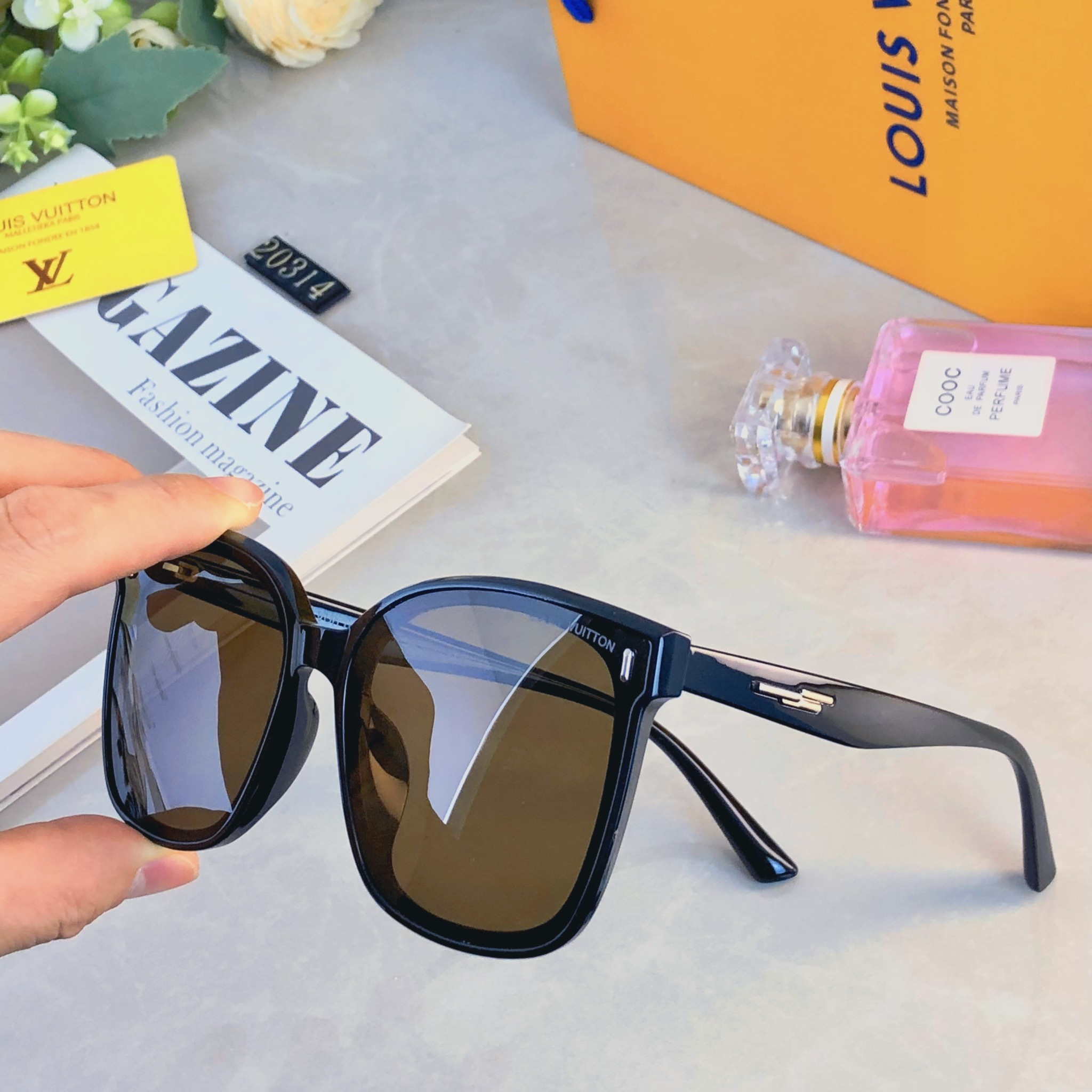 。。Louis vuitto*2026新款墨镜明星网红女偏光太阳镜时尚潮圆脸大框男防紫外线眼镜