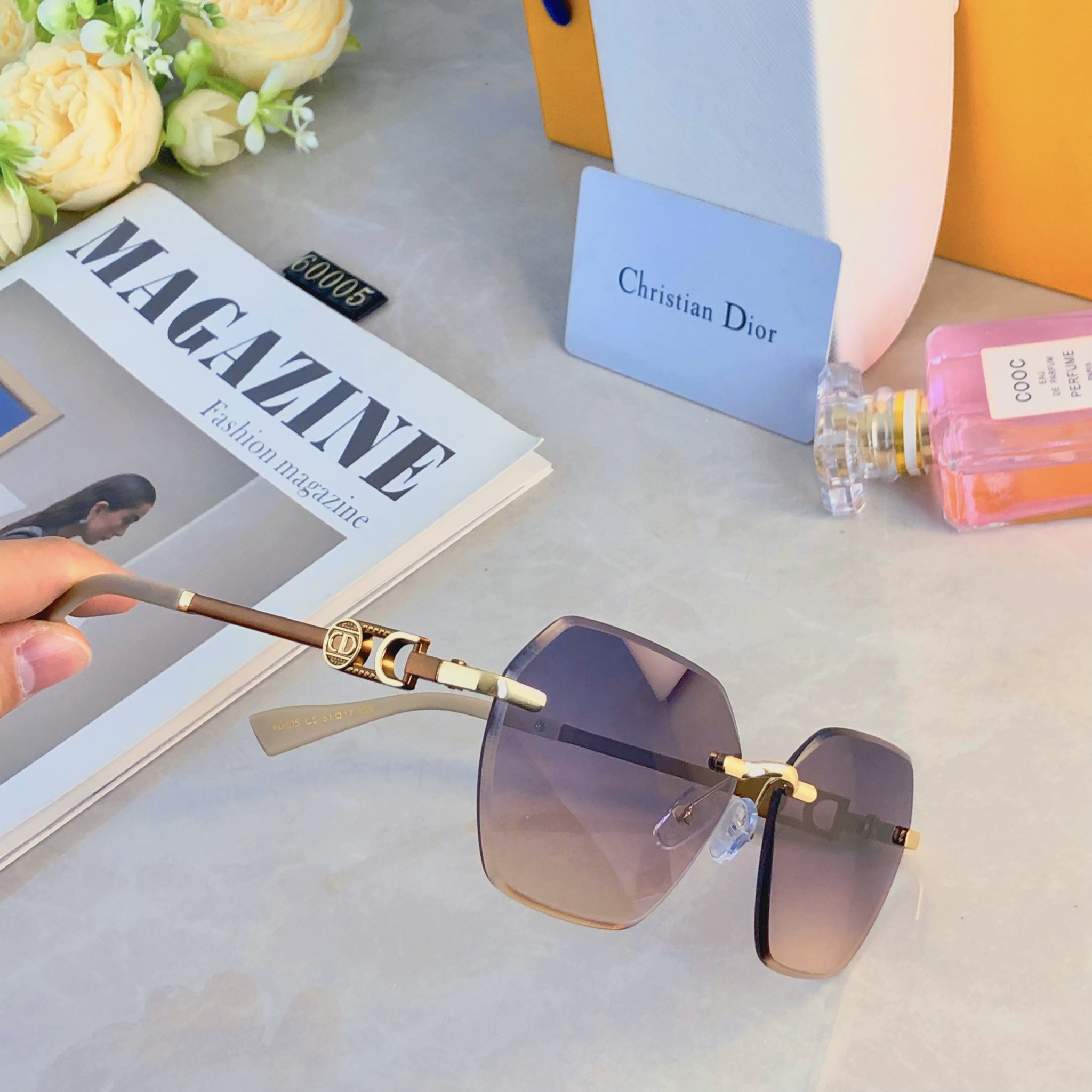 。。Dio*太阳眼镜高级感2026新款时尚大框大脸显瘦户外防晒太阳眼镜