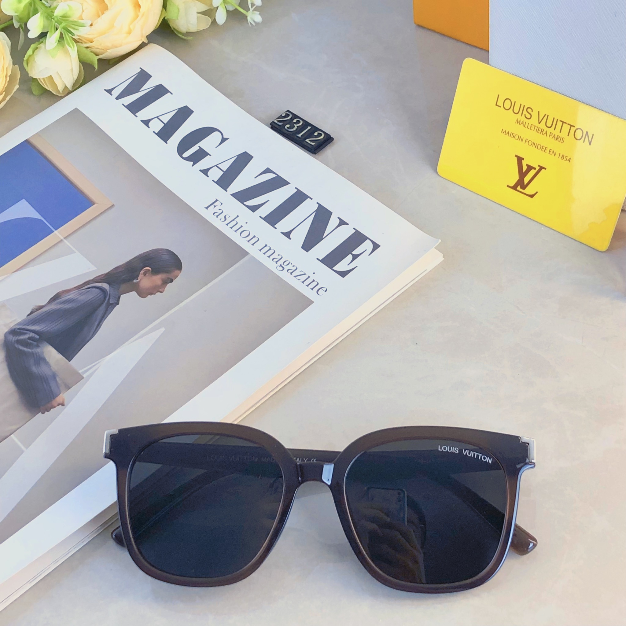 。。Louis vuitto*旅游度假复古经典百搭黑色方形圆脸显瘦太阳镜男网红时髦潮墨镜女