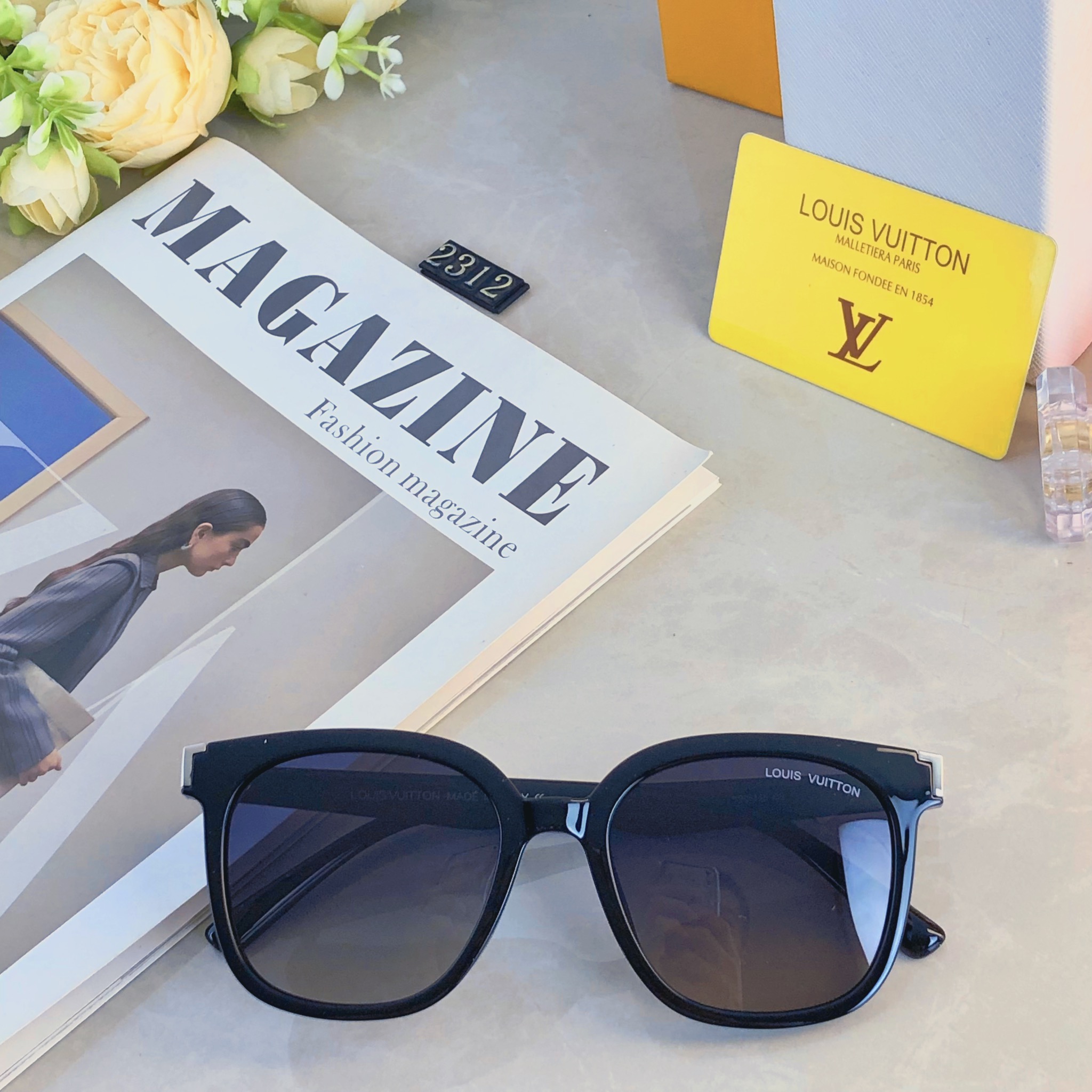 。。Louis vuitto*旅游度假复古经典百搭黑色方形圆脸显瘦太阳镜男网红时髦潮墨镜女