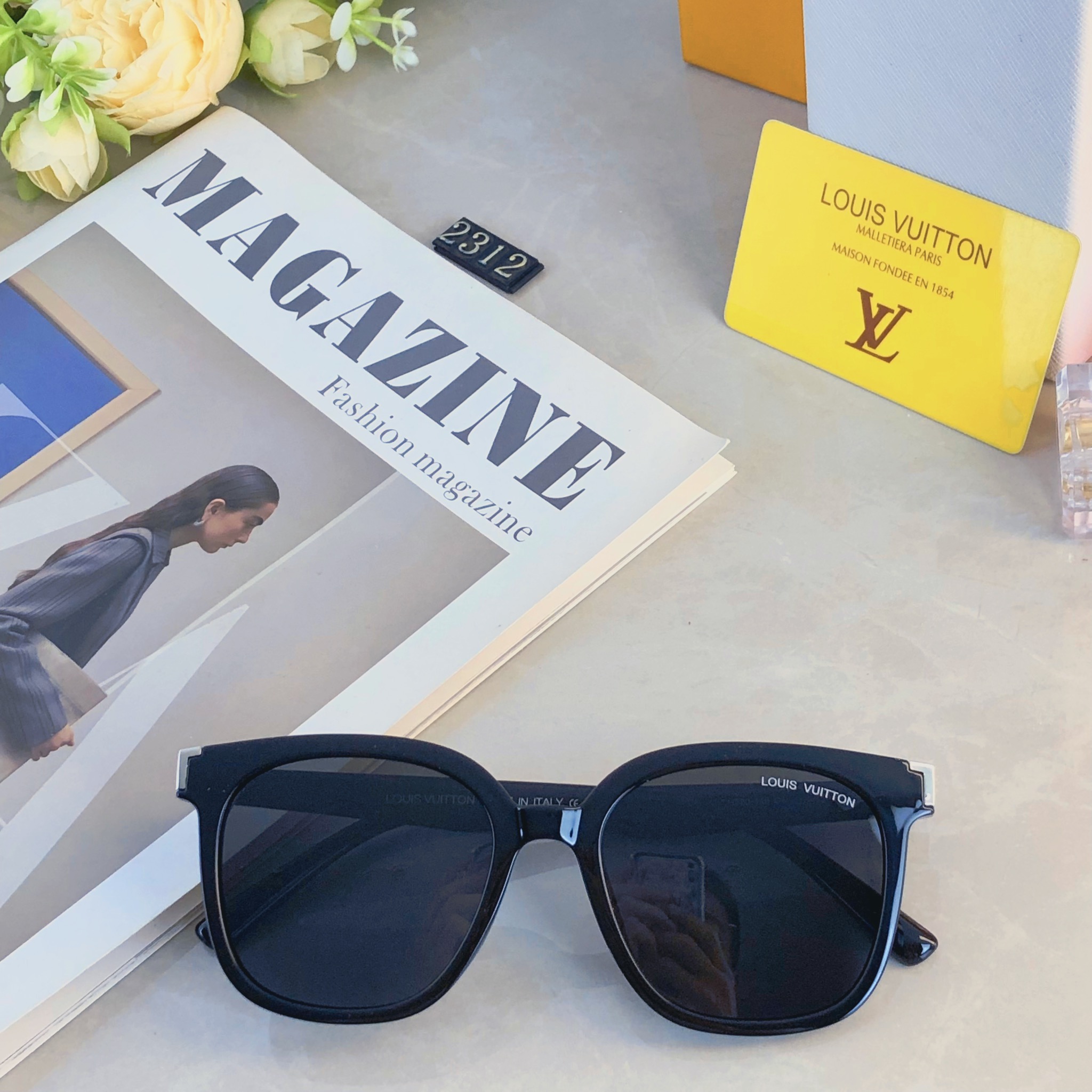 。。Louis vuitto*旅游度假复古经典百搭黑色方形圆脸显瘦太阳镜男网红时髦潮墨镜女
