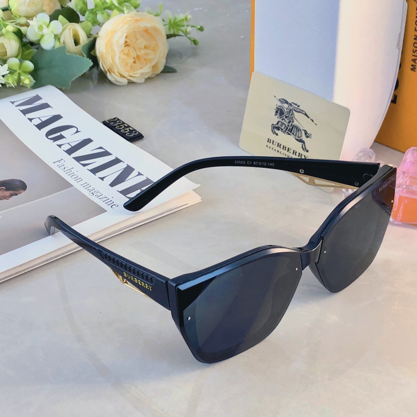 。。Burberr*新款气质太阳镜时尚大框网红款百搭太阳眼镜