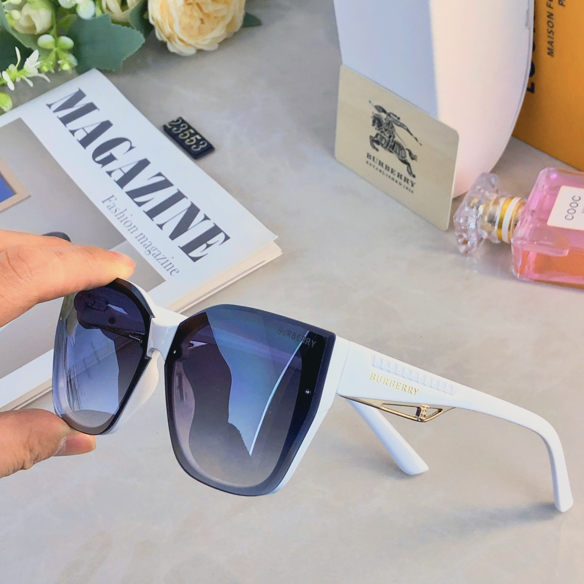 。。Burberr*新款气质太阳镜时尚大框网红款百搭太阳眼镜