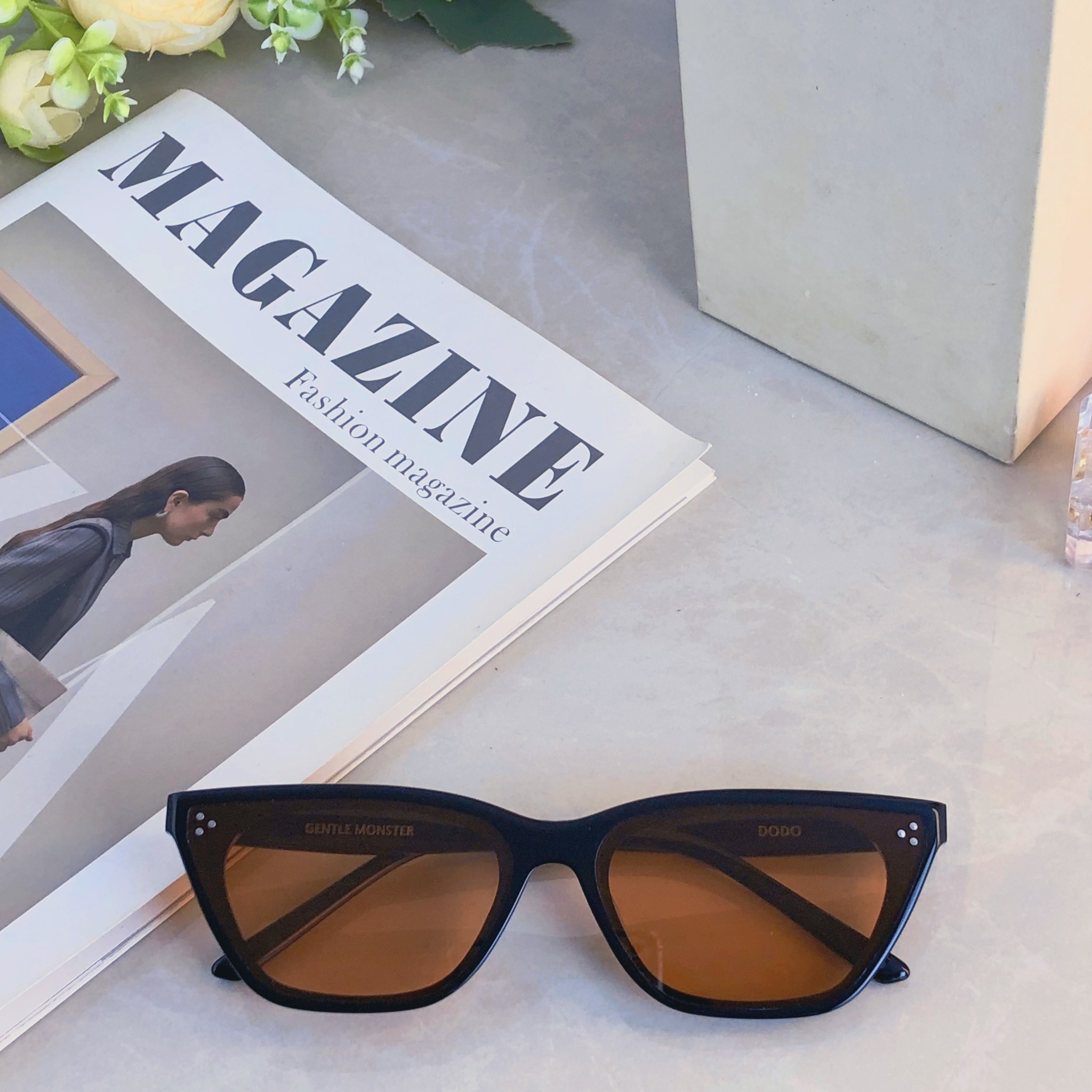 。。钟楚曦同款墨镜女士2026高级感复古猫眼防紫外线百搭太阳眼镜男