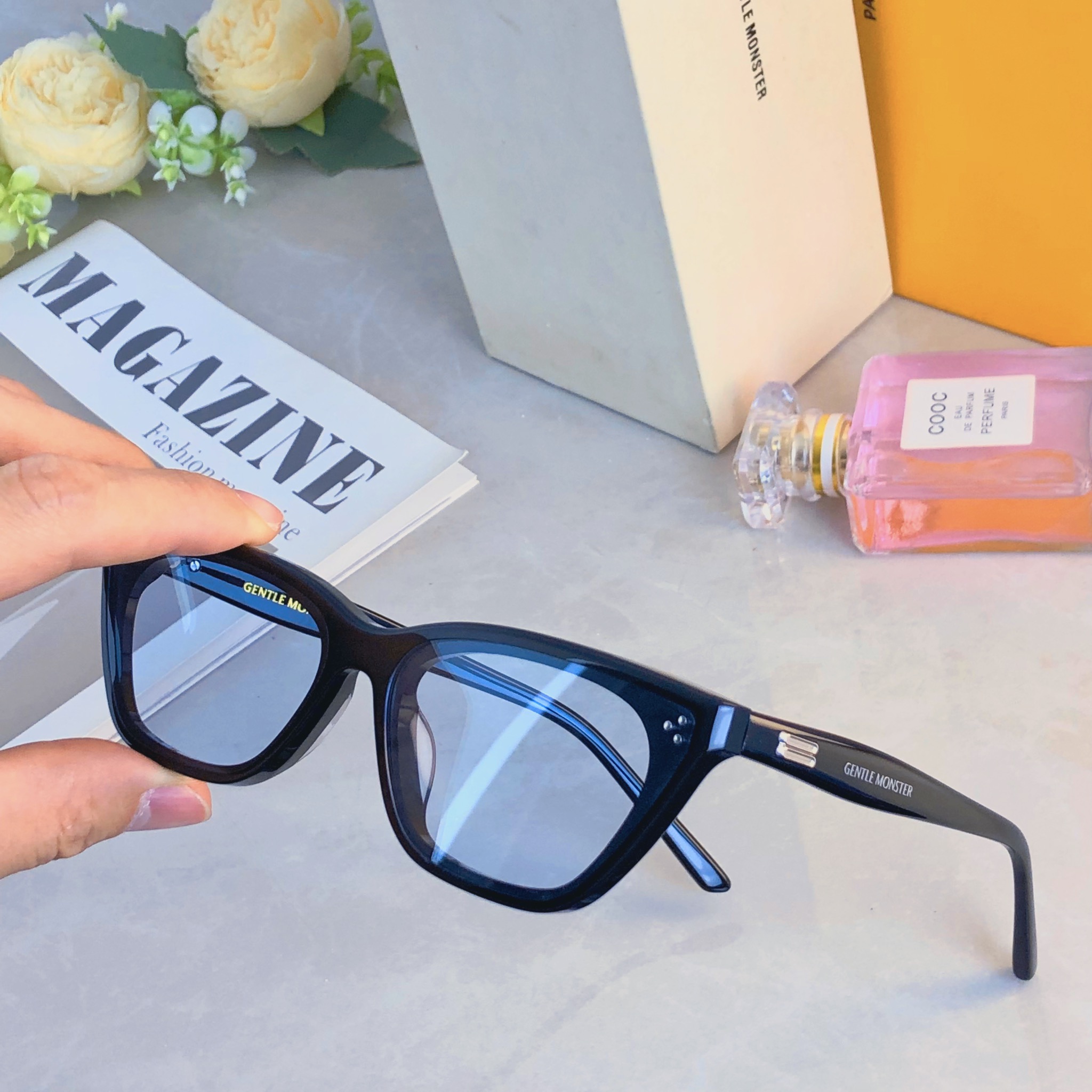 。。钟楚曦同款墨镜女士2026高级感复古猫眼防紫外线百搭太阳眼镜男