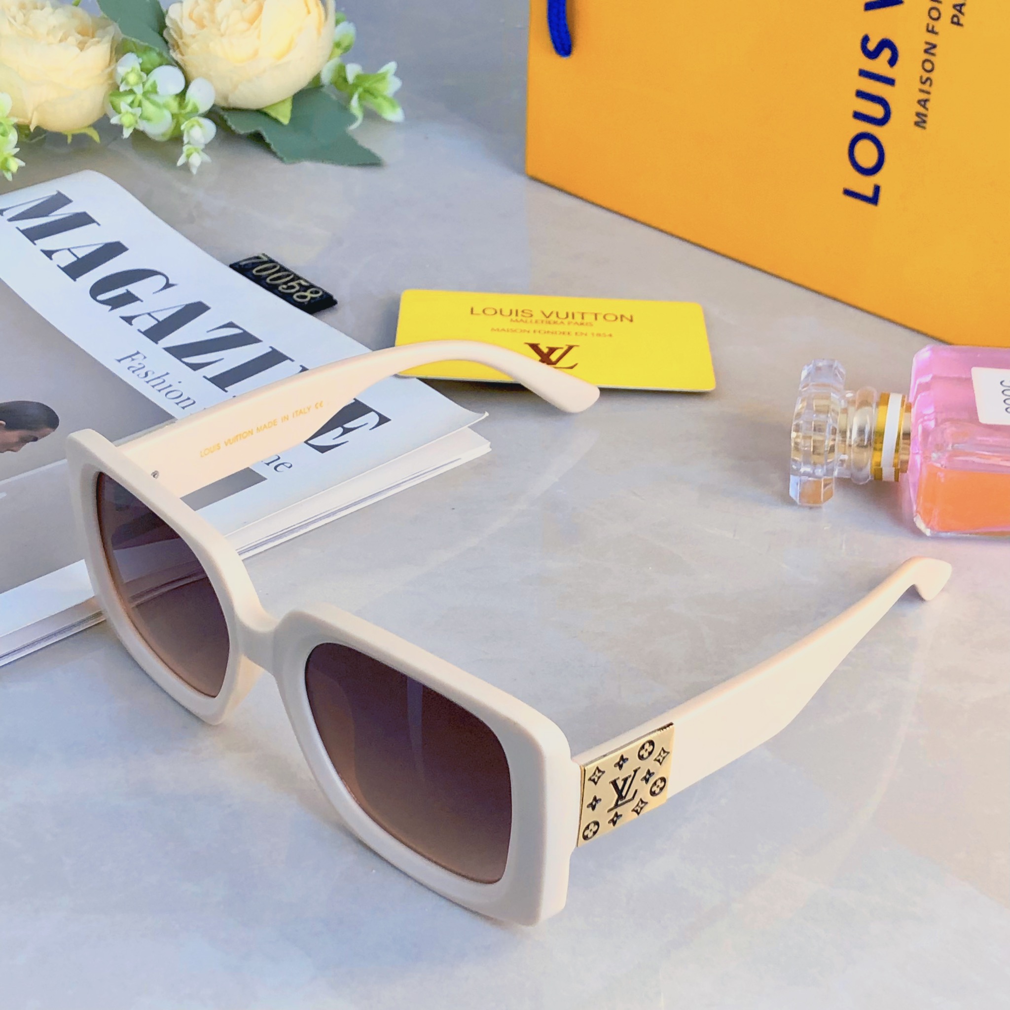 。。Louis vuitto*墨镜女辣妹显瘦防紫外线高级感百搭复古方框欧美潮牌太阳眼镜