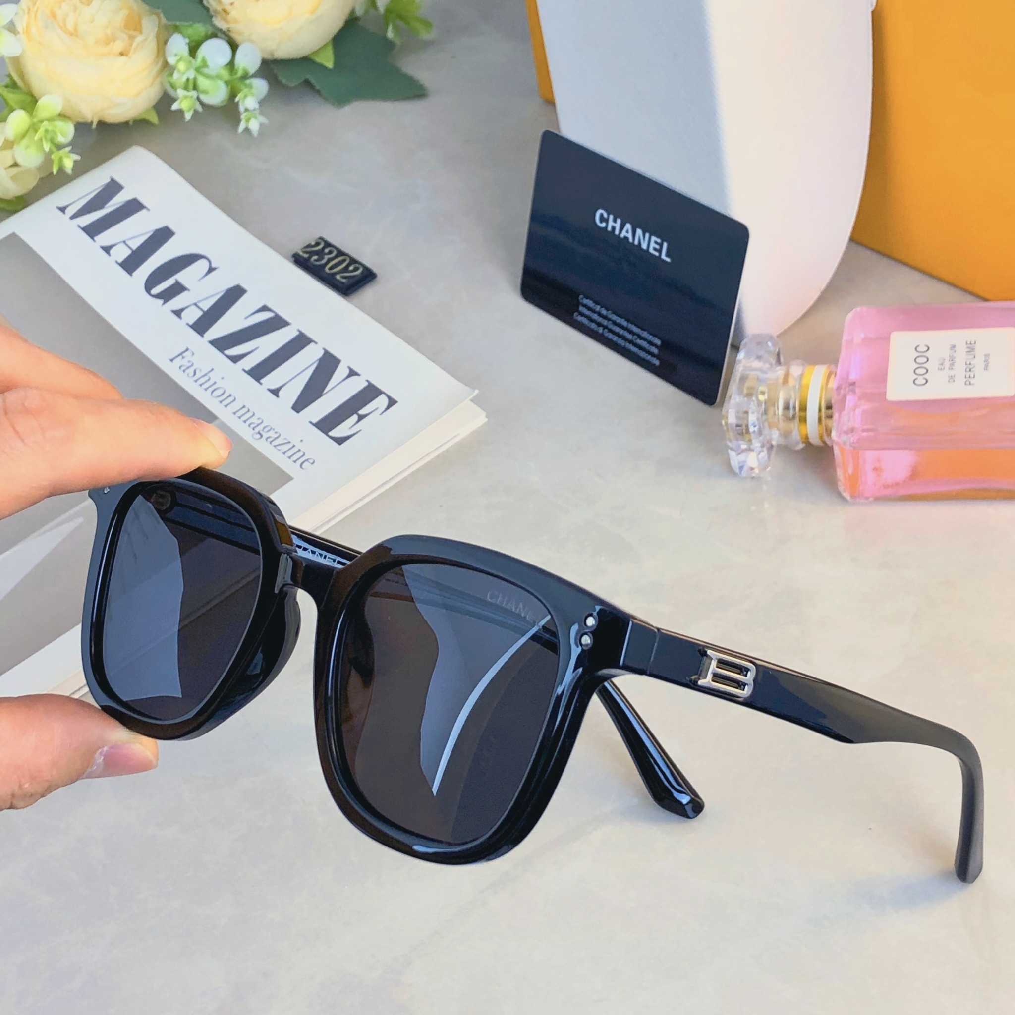 。。Chane*韩版方形茶色小脸小框墨镜女时髦辣妹ins防紫外线遮阳太阳眼镜男