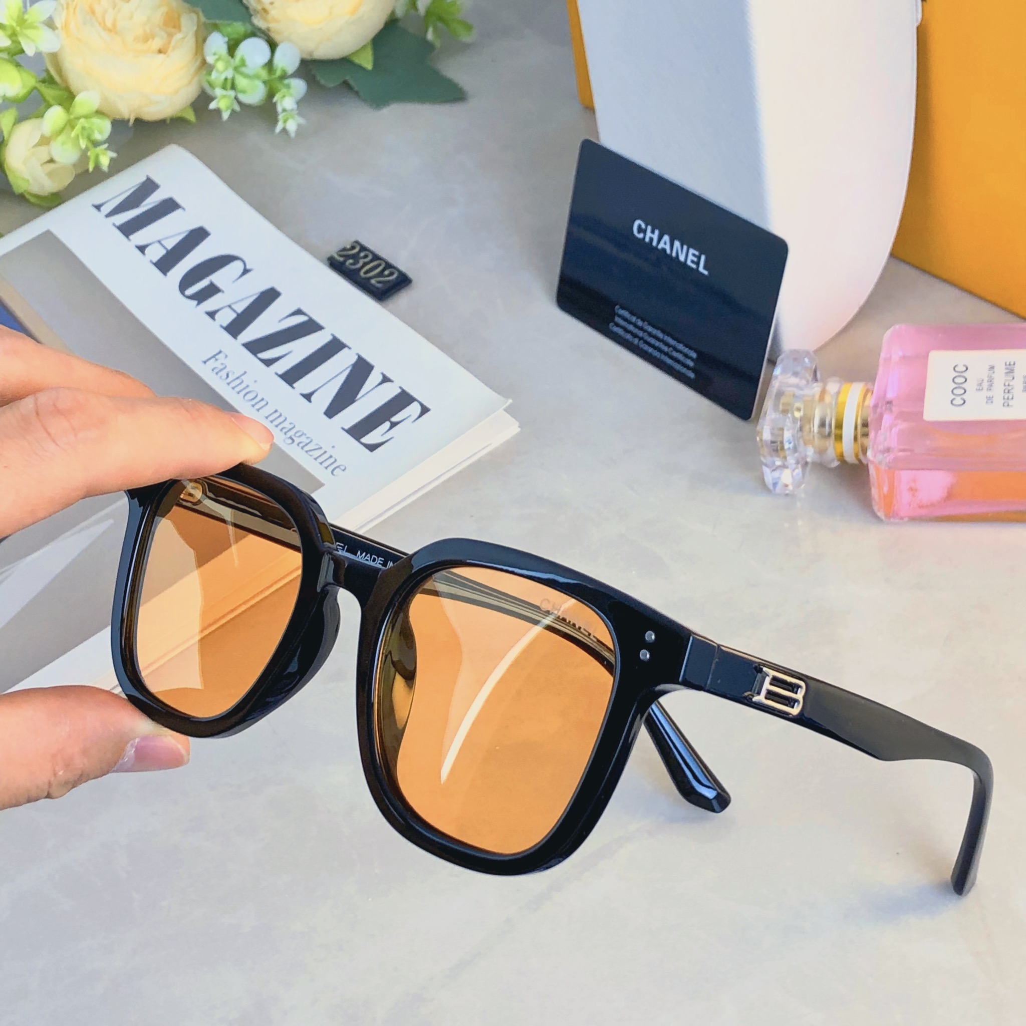 。。Chane*韩版方形茶色小脸小框墨镜女时髦辣妹ins防紫外线遮阳太阳眼镜男