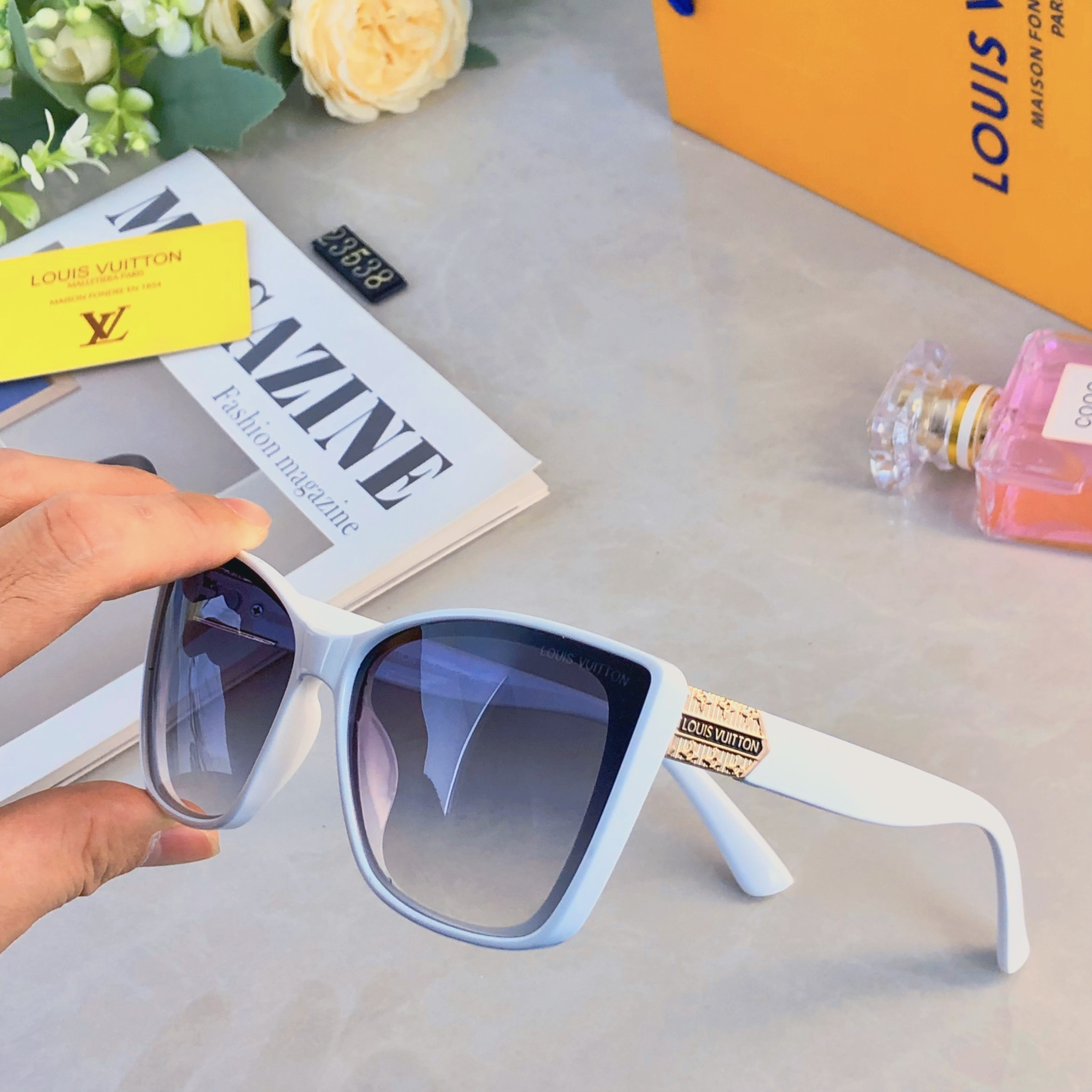 。。Louis vuitto*欧美风ins太阳镜2026新款潮凹造型时尚街拍墨镜