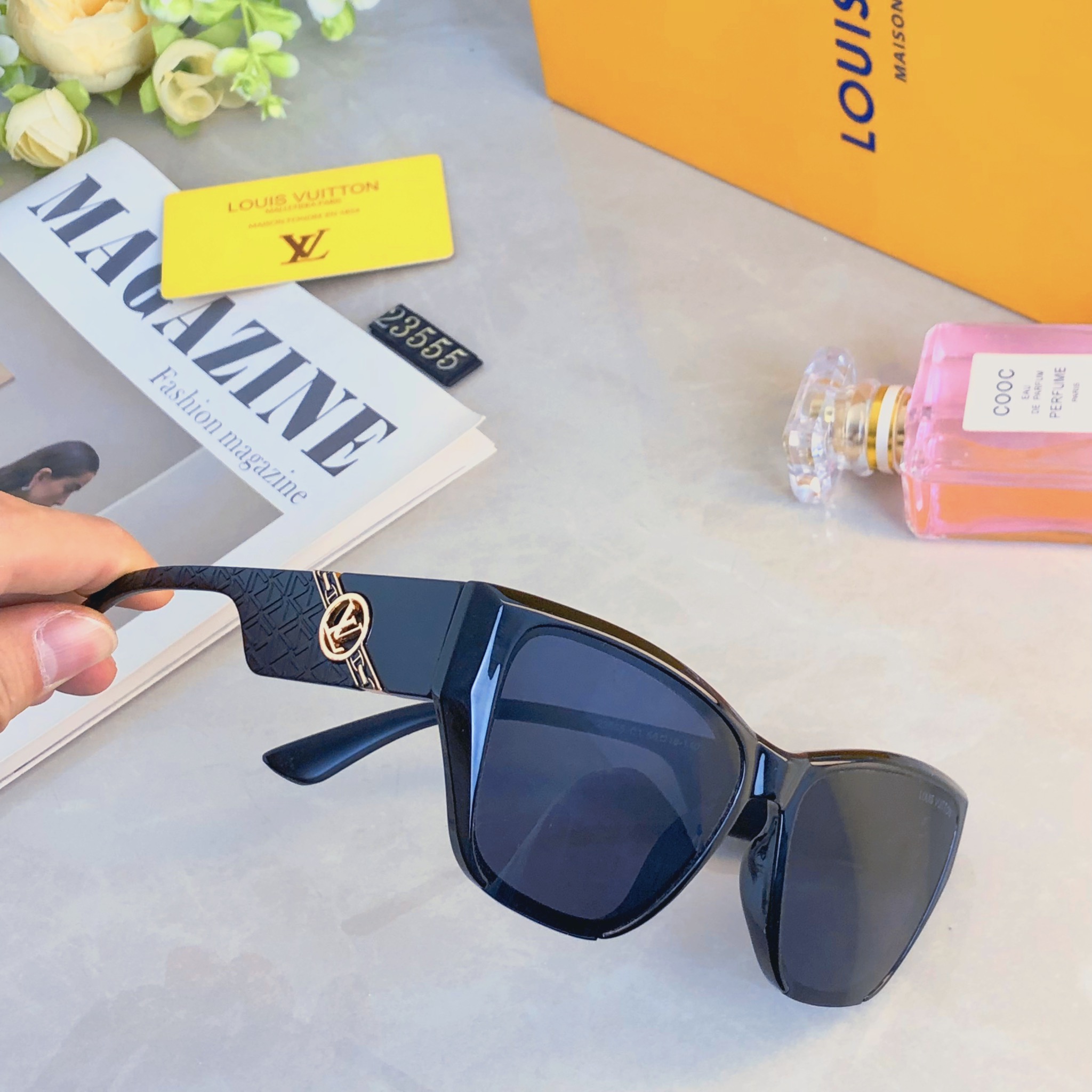 。。Louis vuitto*韩版方形墨镜个性新款太阳眼镜圆脸凹造型时髦高级感太阳镜