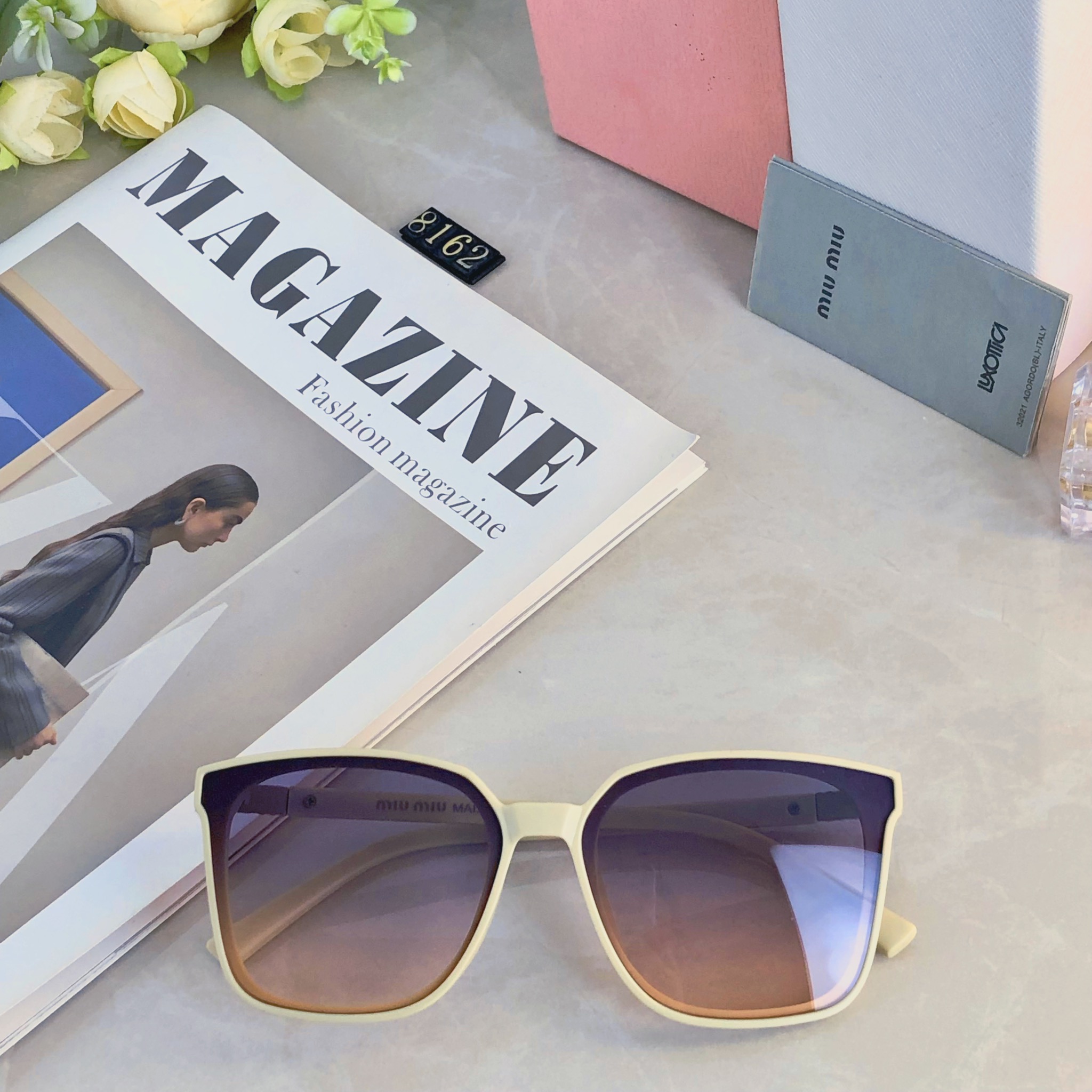 。。miumi*2026新款复古方框显脸小太阳眼镜男女百搭高级感开车防紫外线墨镜