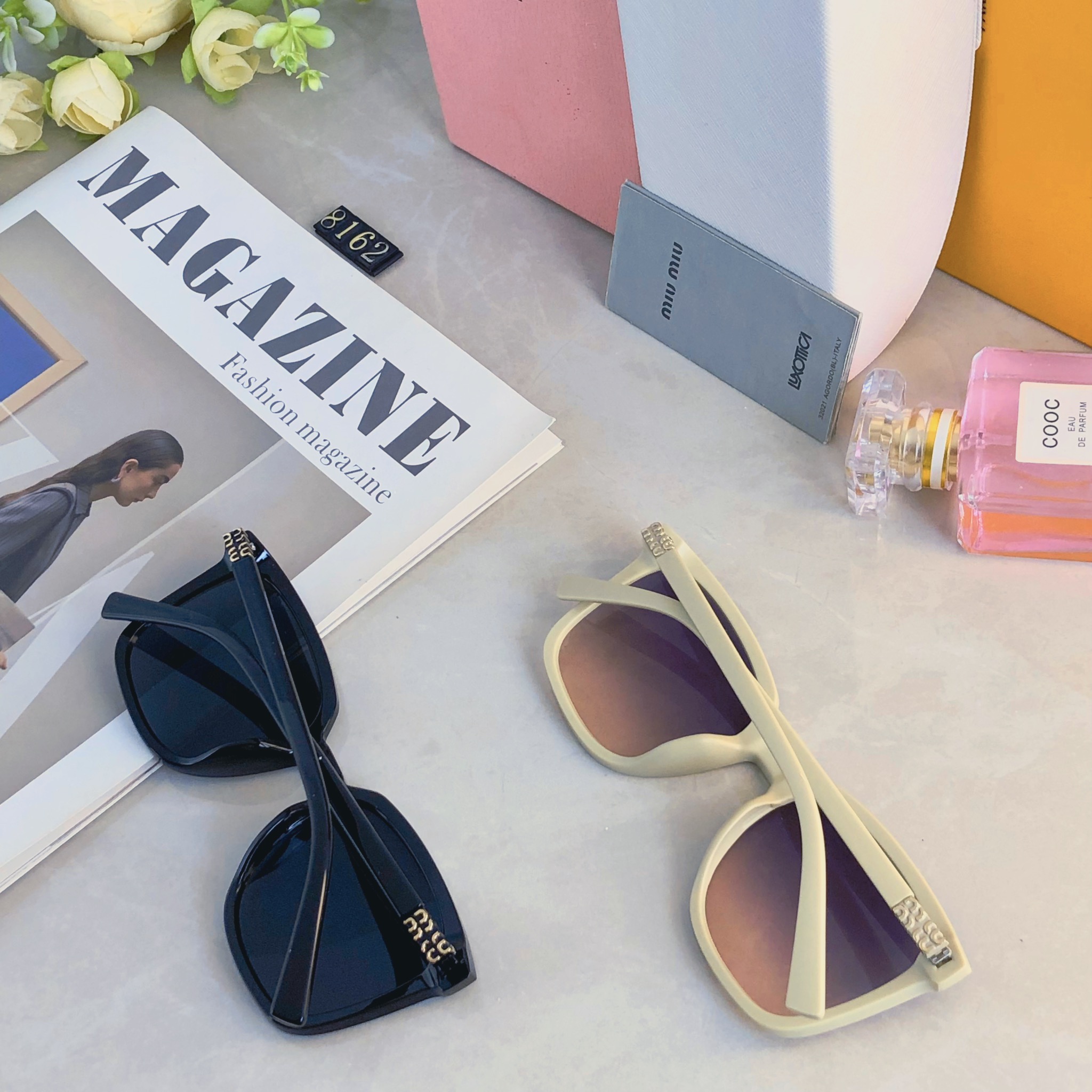 。。miumi*2026新款复古方框显脸小太阳眼镜男女百搭高级感开车防紫外线墨镜