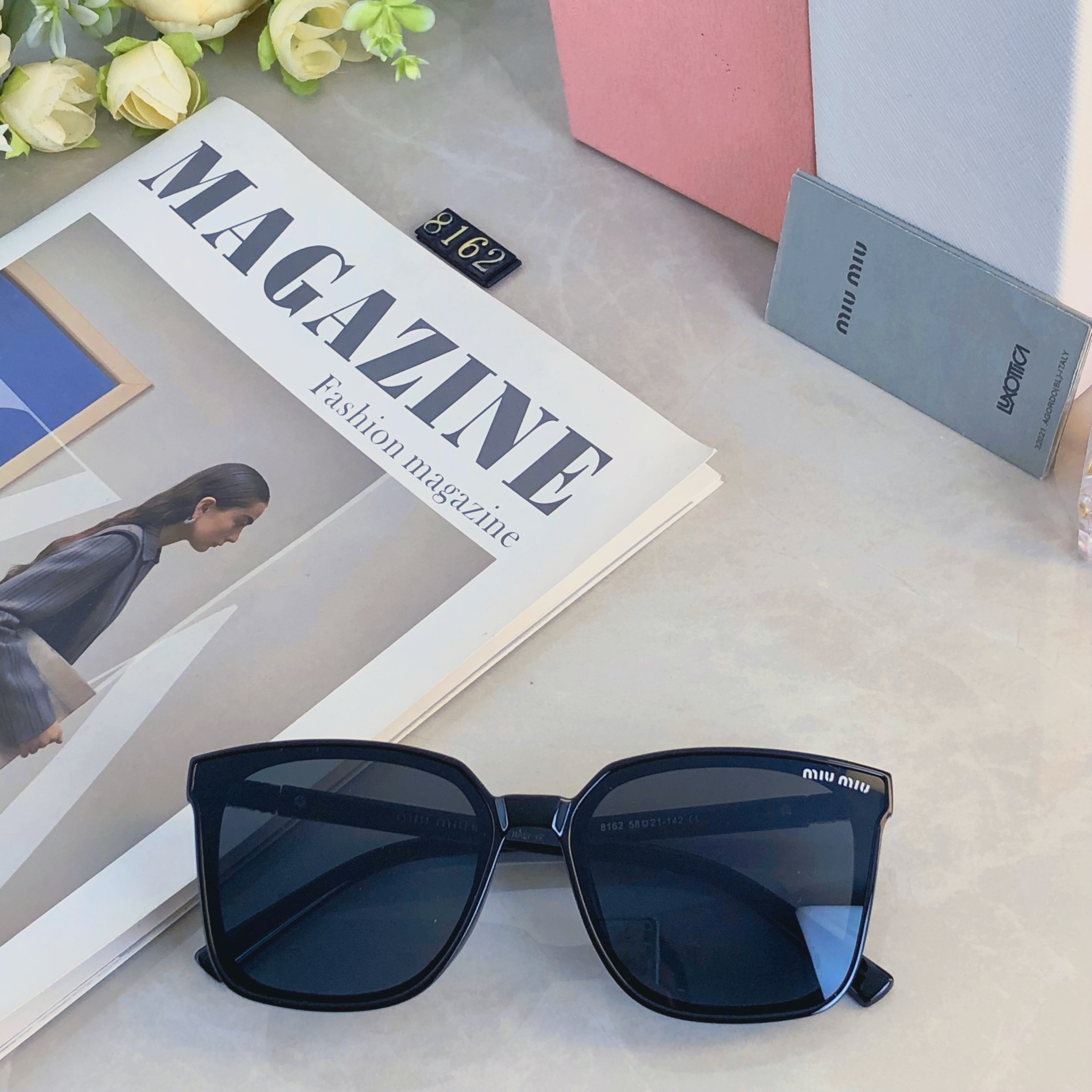 。。miumi*2026新款复古方框显脸小太阳眼镜男女百搭高级感开车防紫外线墨镜