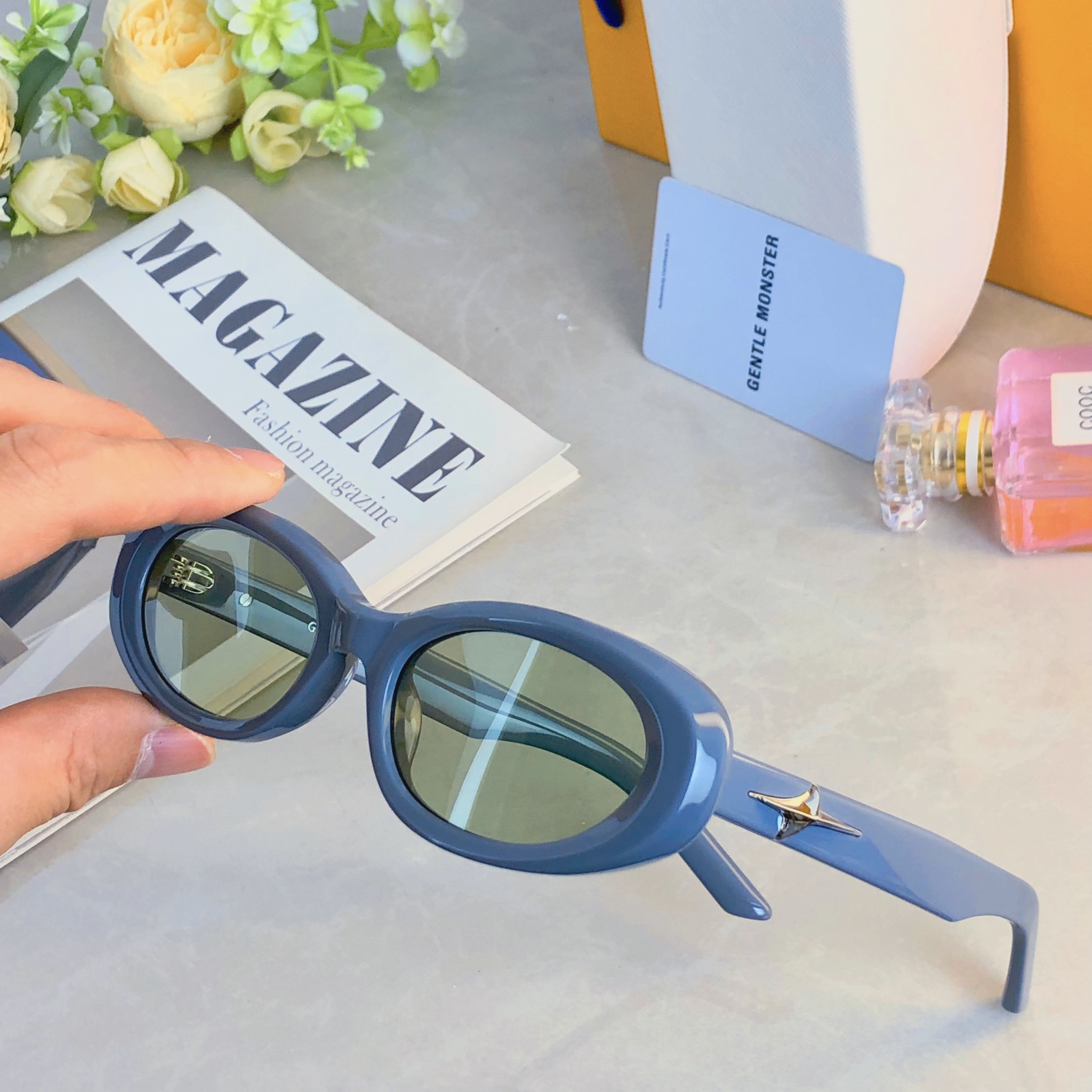 。。墨镜女高级感ins潮2026网红款小框遮阳凹造型防紫外线太阳镜男潮