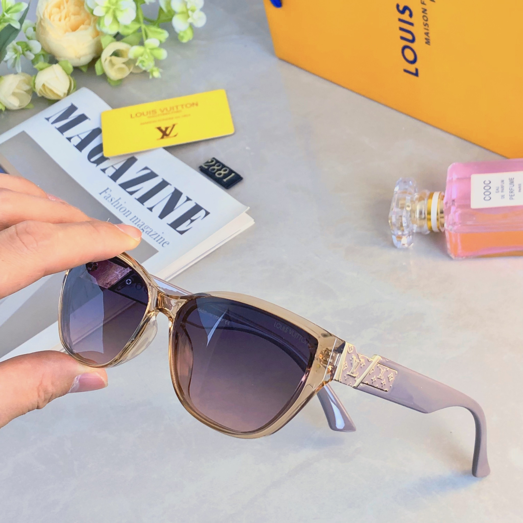 。。Louis vuitto*2026新款时髦高级感太阳眼镜圆脸显瘦防紫外线猫眼墨镜女款潮