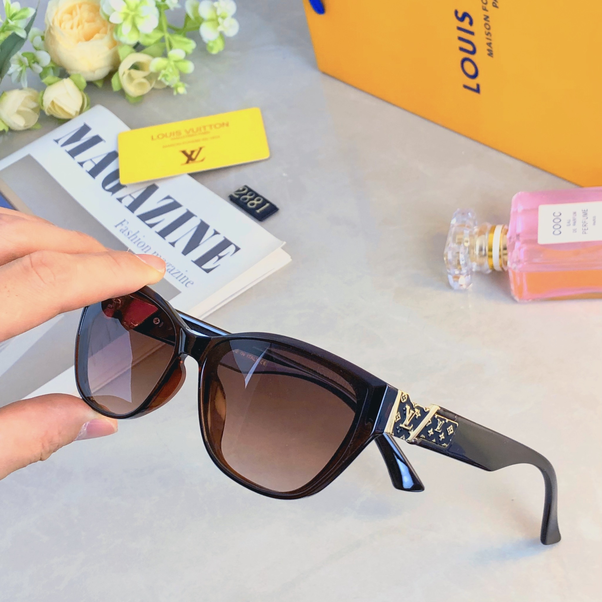 。。Louis vuitto*2026新款时髦高级感太阳眼镜圆脸显瘦防紫外线猫眼墨镜女款潮