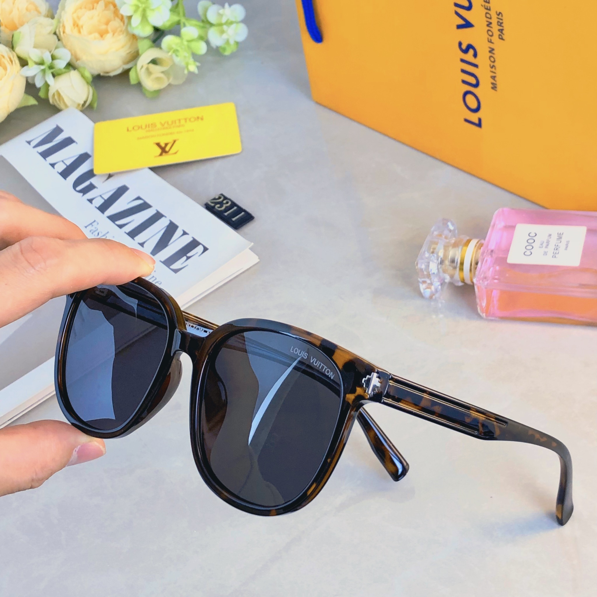 。。Louis vuitto*2026新款韩版ins墨镜女网红款凹造型街拍显脸小百搭太阳镜潮