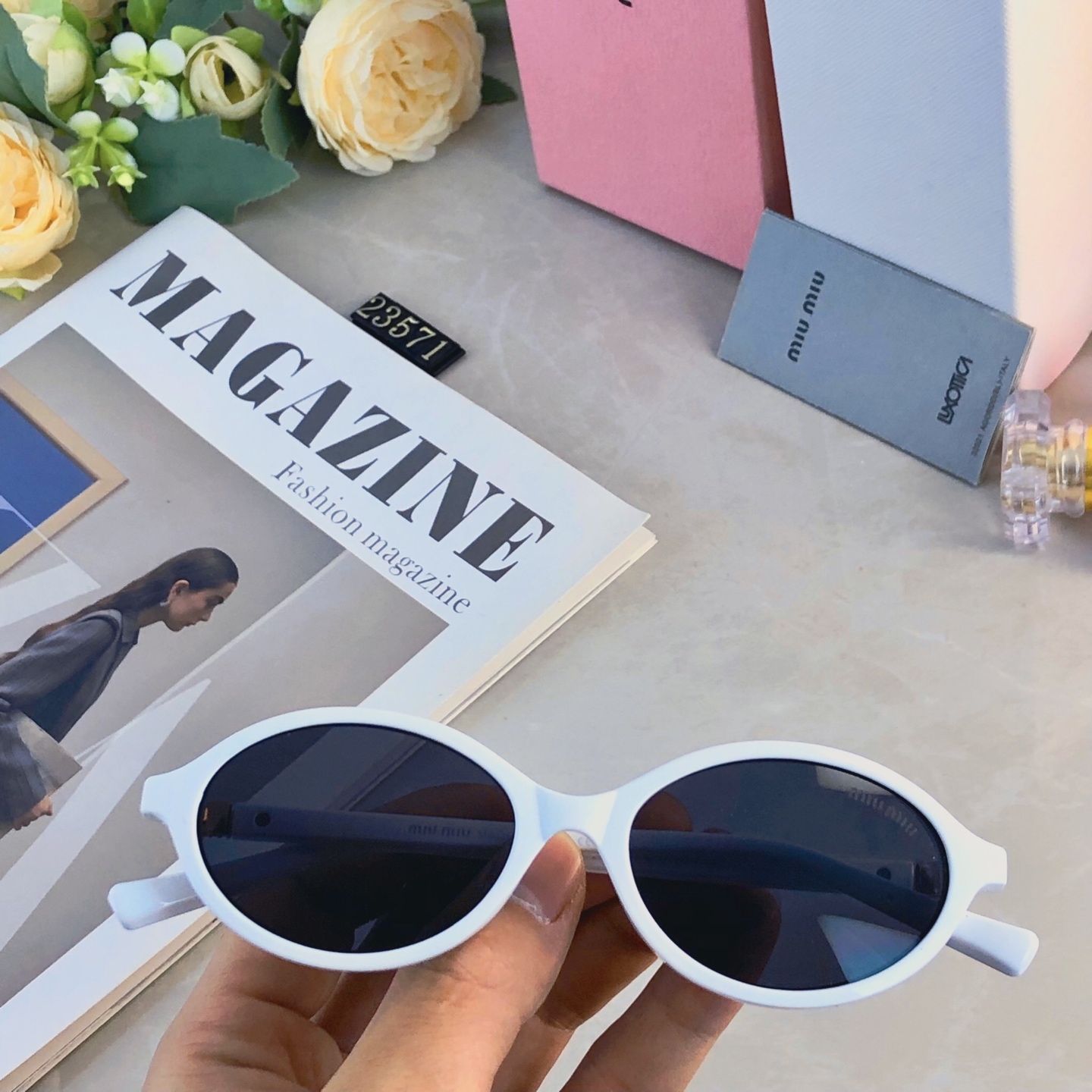 。。miumi*欧美新款小框椭圆形细腿墨镜个性高颜值女太阳镜