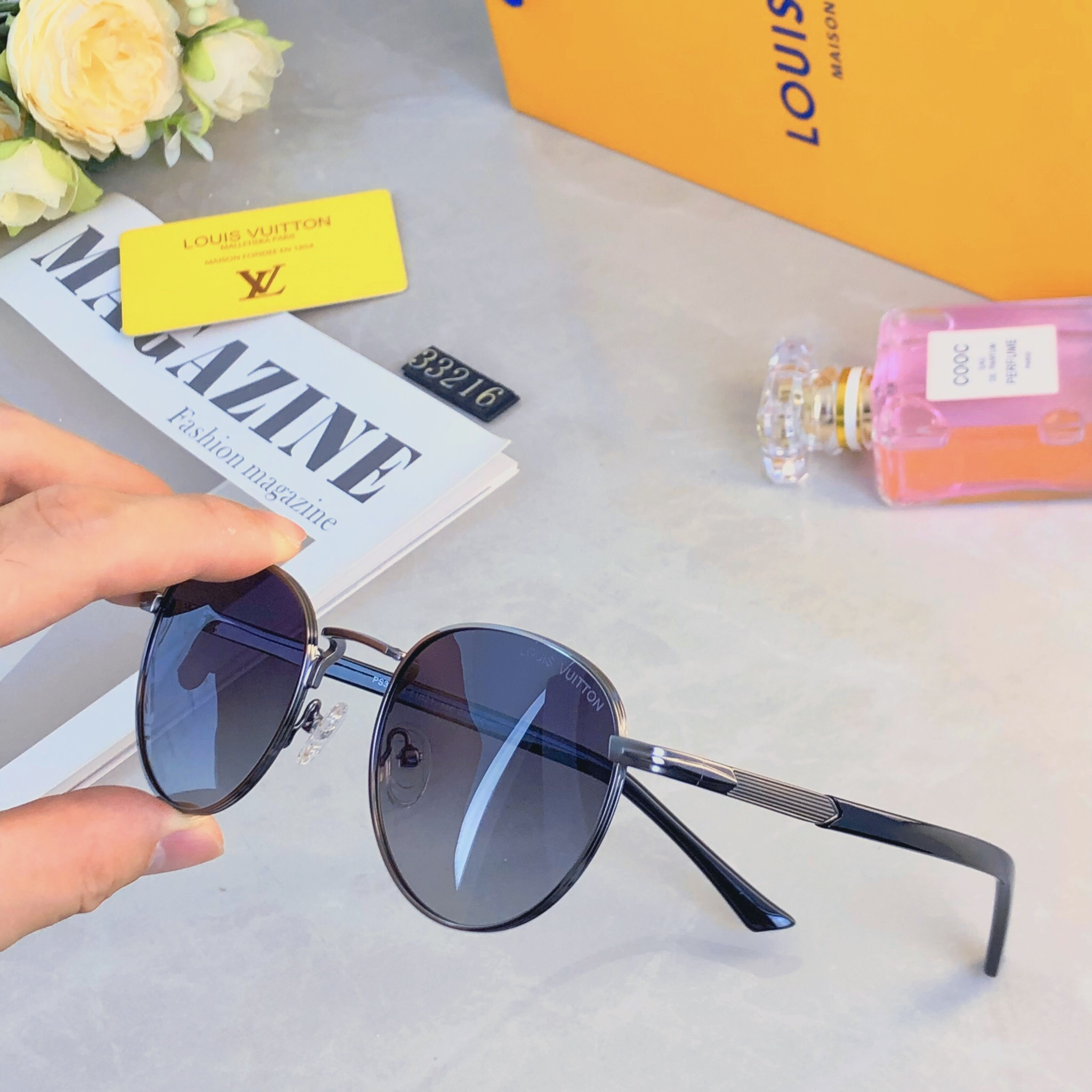 。。Louis vuitto*2026新款茶灰圆小框渐变色轻奢高级感太阳镜女潮流墨镜男