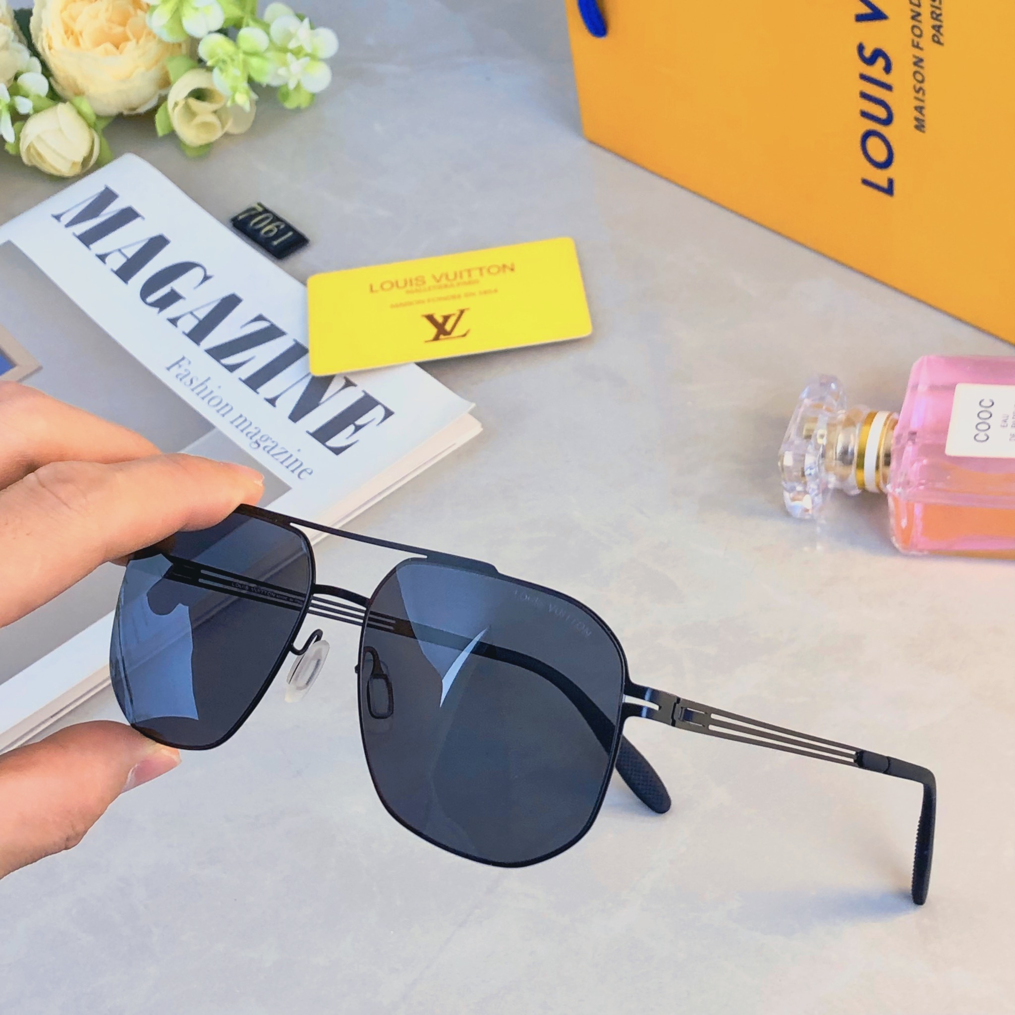 。。Louis vuitto*不锈钢双梁无螺丝男士偏光太阳镜超轻高级感太阳眼镜遮阳大框墨镜