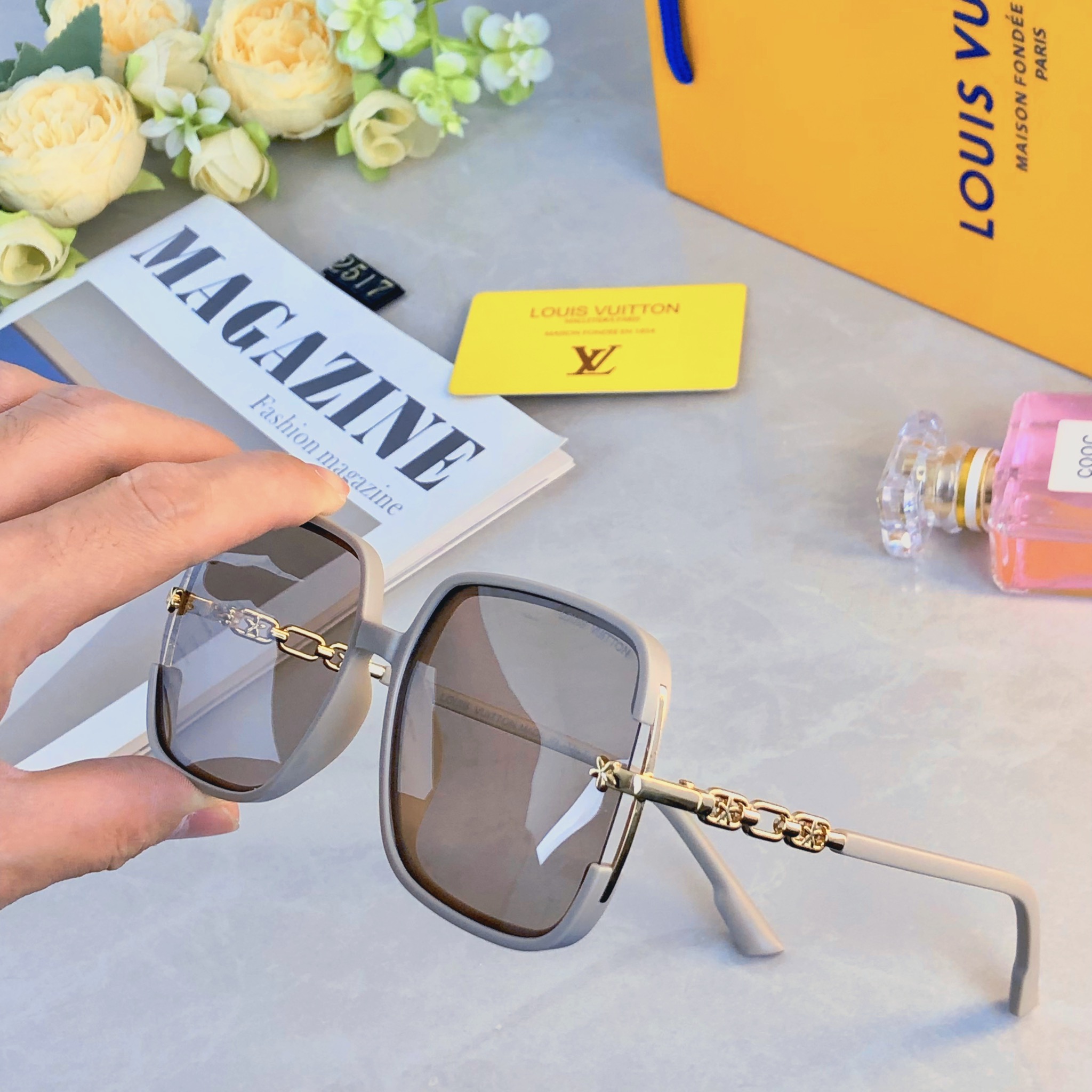 。。Louis vuitto*复古太阳镜韩版潮流百搭女网红街拍简约大框眼镜太阳眼镜