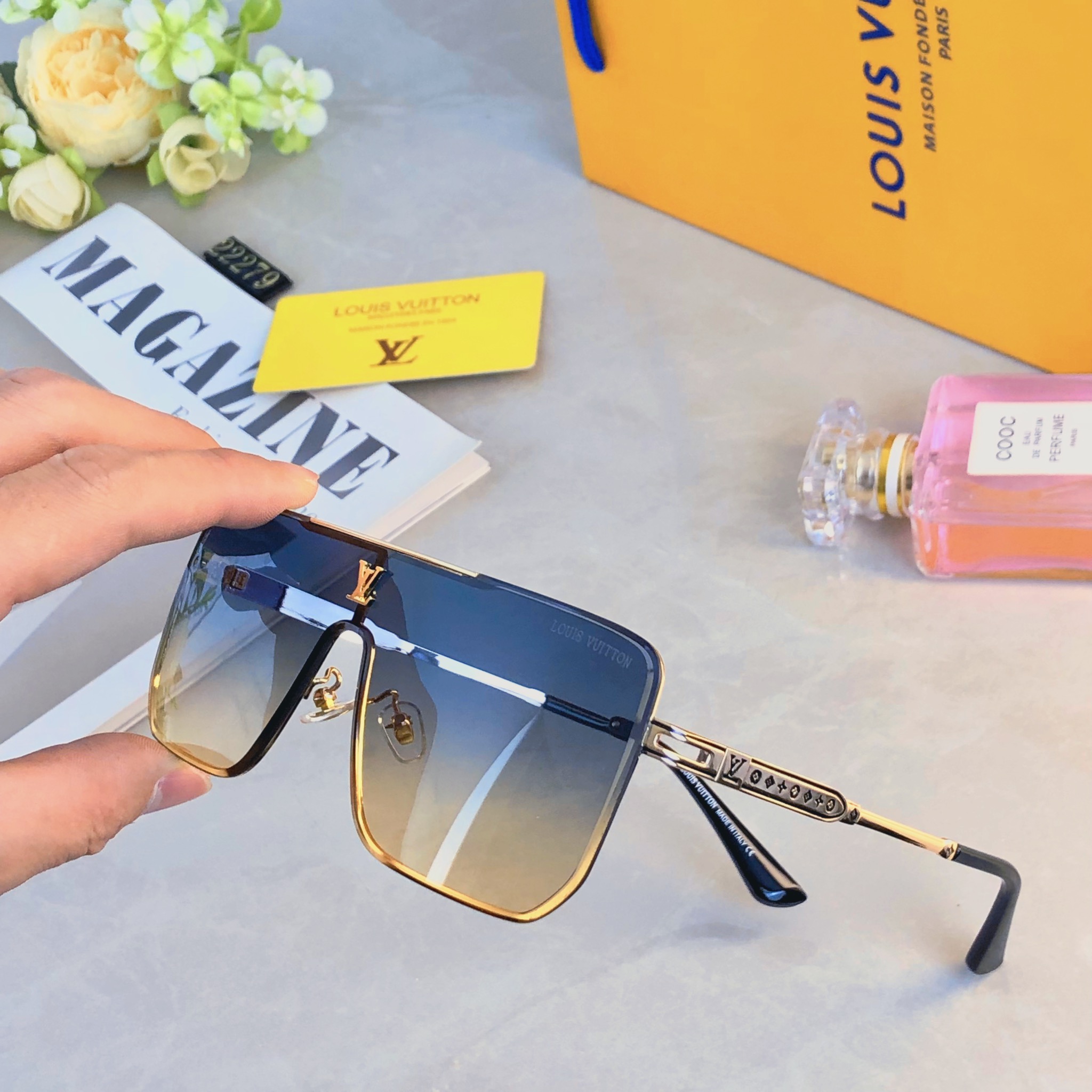 。。Louis vuitto*新款欧美一体片方框太阳镜 时尚无框墨镜 百搭遮阳