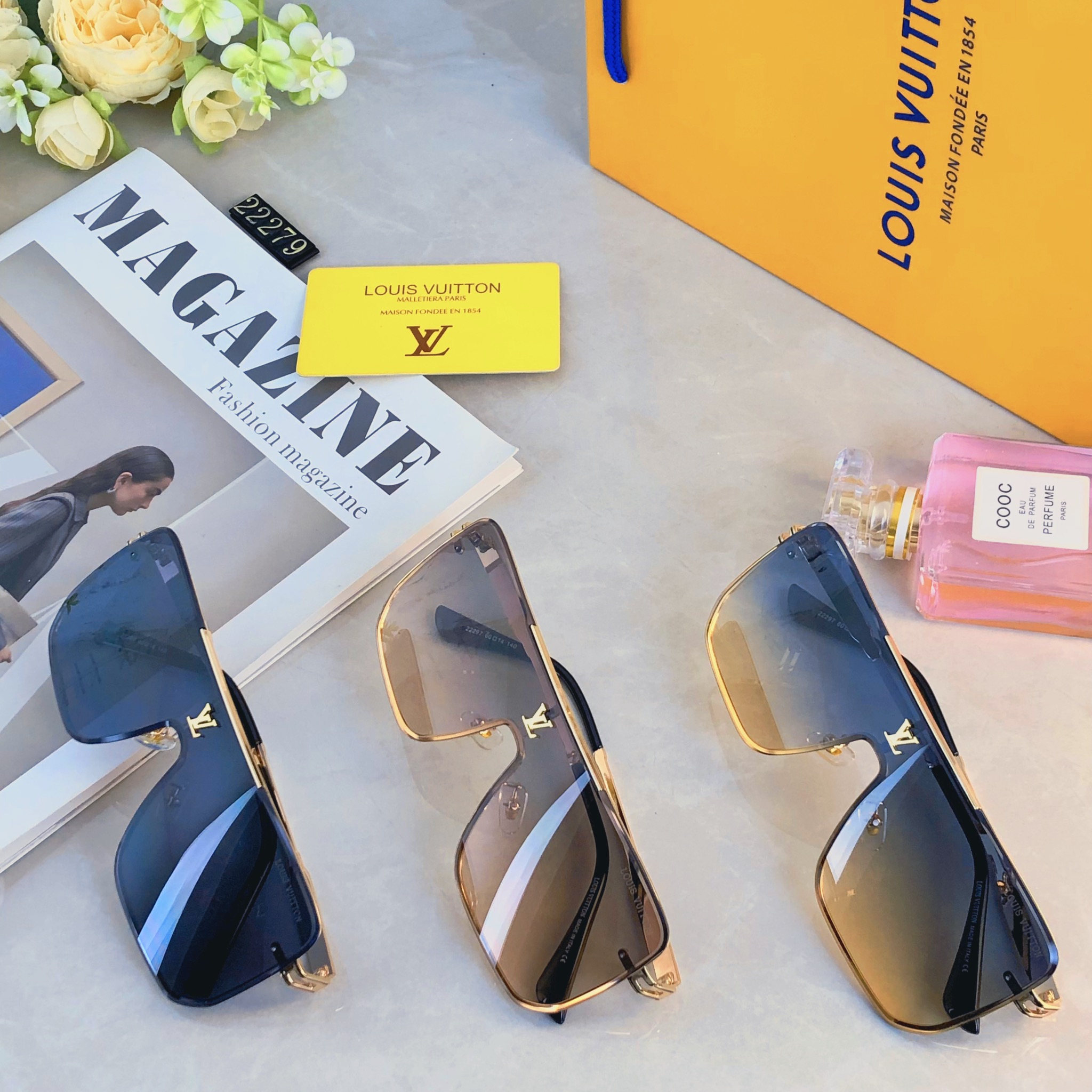 。。Louis vuitto*新款欧美一体片方框太阳镜 时尚无框墨镜 百搭遮阳