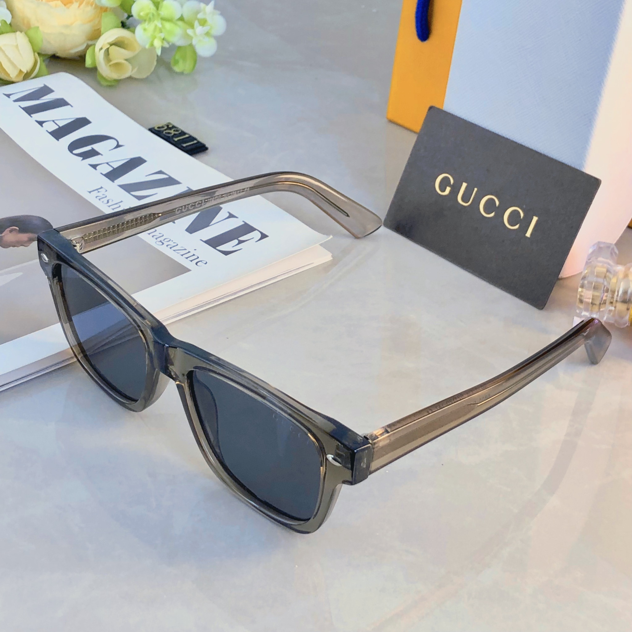 。。Gucc*新款时尚百搭个性潮流街拍太阳眼镜 ins经典复古米钉方形防晒墨镜