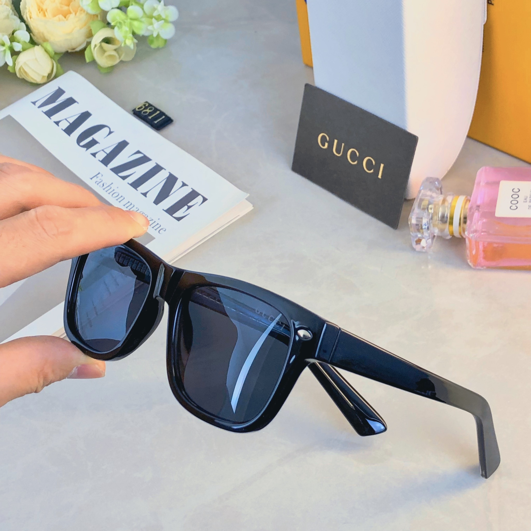 。。Gucc*新款时尚百搭个性潮流街拍太阳眼镜 ins经典复古米钉方形防晒墨镜