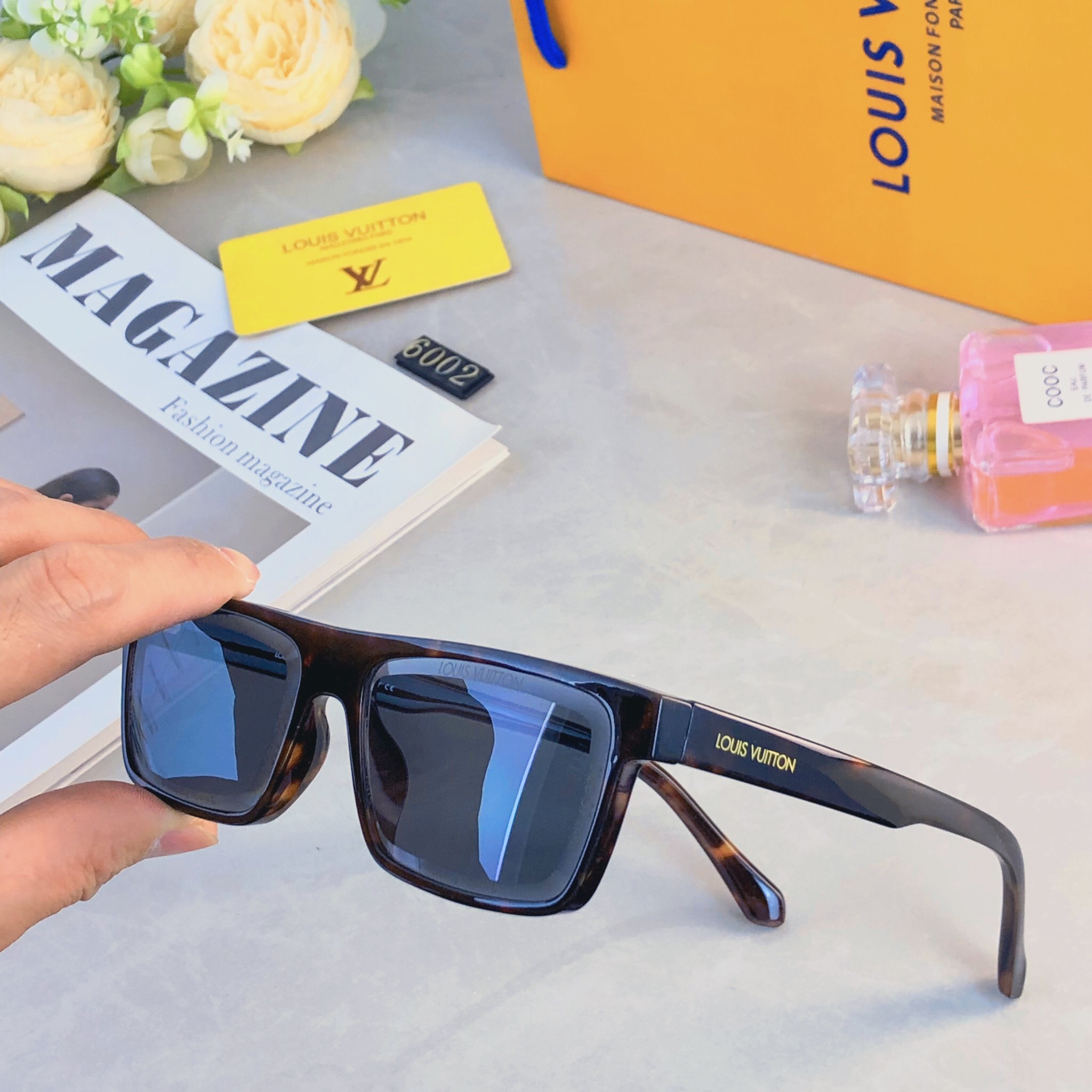 。。Louis vuitto*时尚方形太阳镜度假聚会潮流百搭男女眼镜防晒墨镜