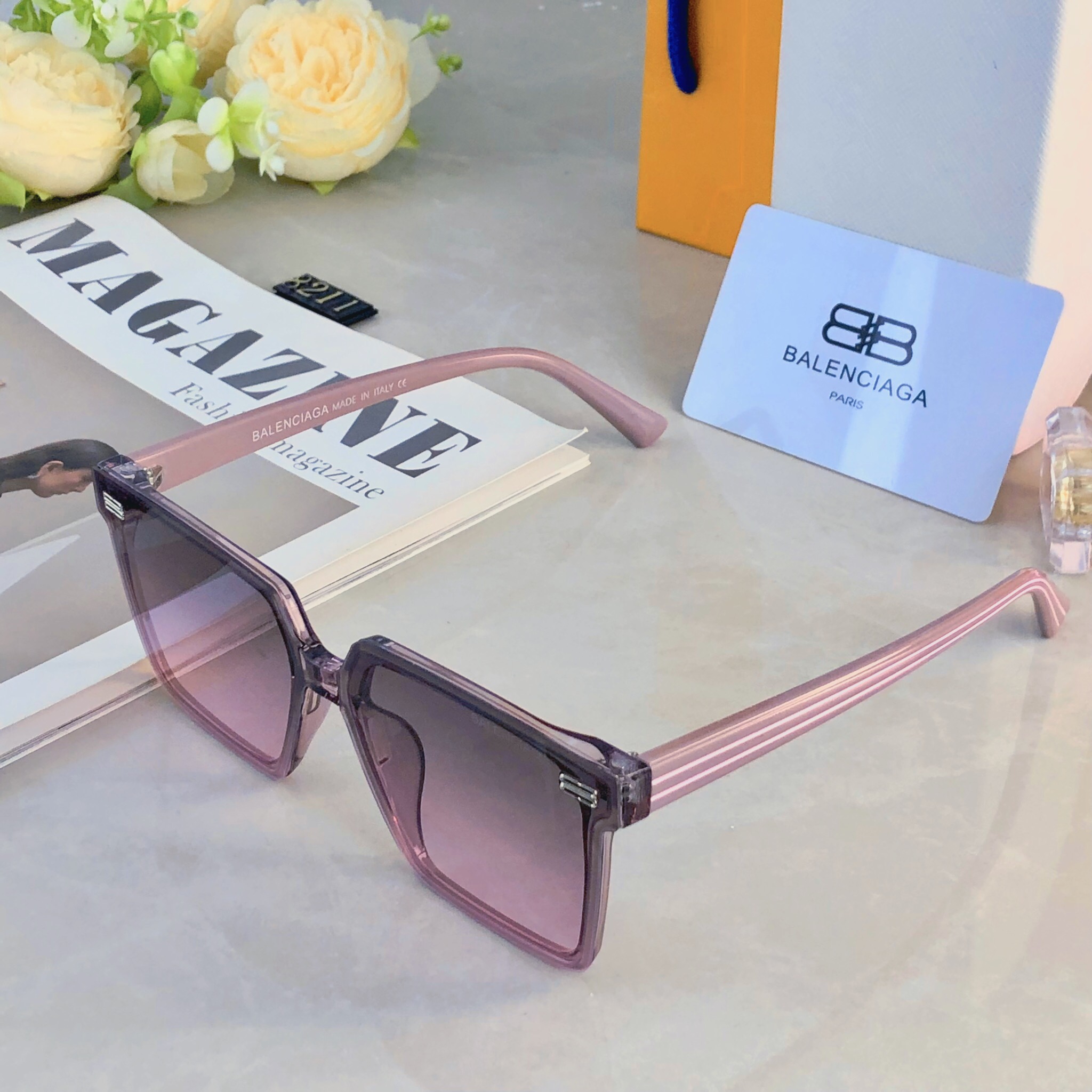 。。Balenciag*韩版连体镜片黑超墨镜街拍防紫外线太阳镜女士方形时尚眼镜