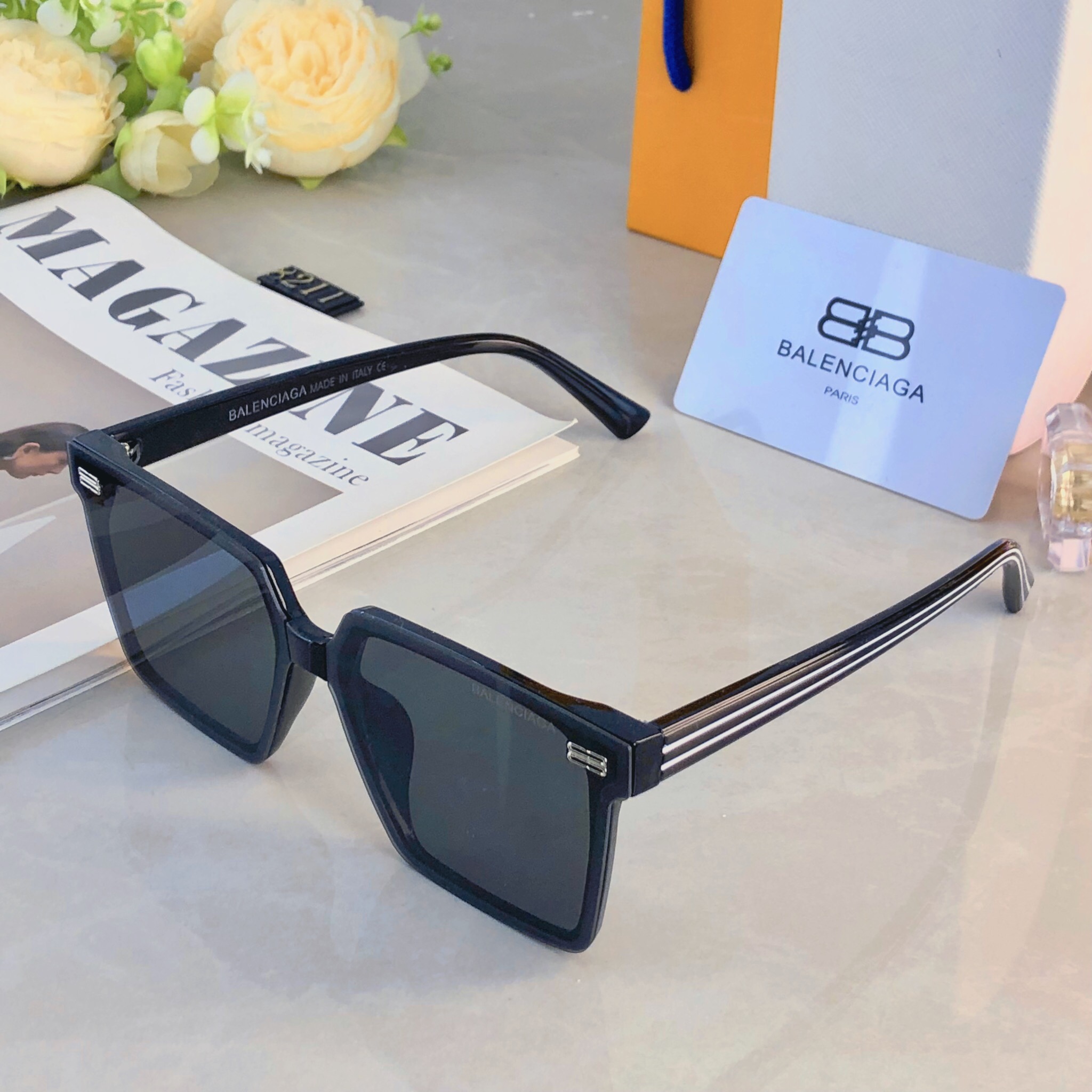 。。Balenciag*韩版连体镜片黑超墨镜街拍防紫外线太阳镜女士方形时尚眼镜