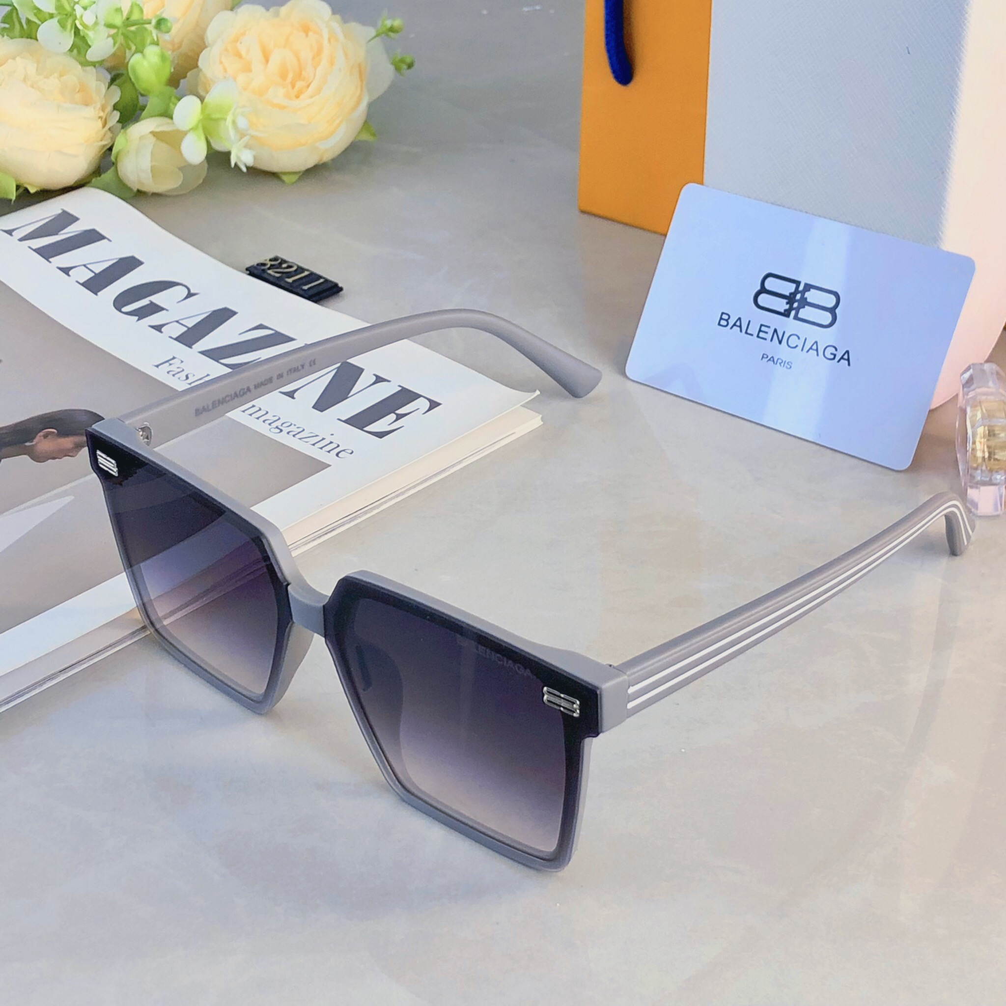。。Balenciag*韩版连体镜片黑超墨镜街拍防紫外线太阳镜女士方形时尚眼镜