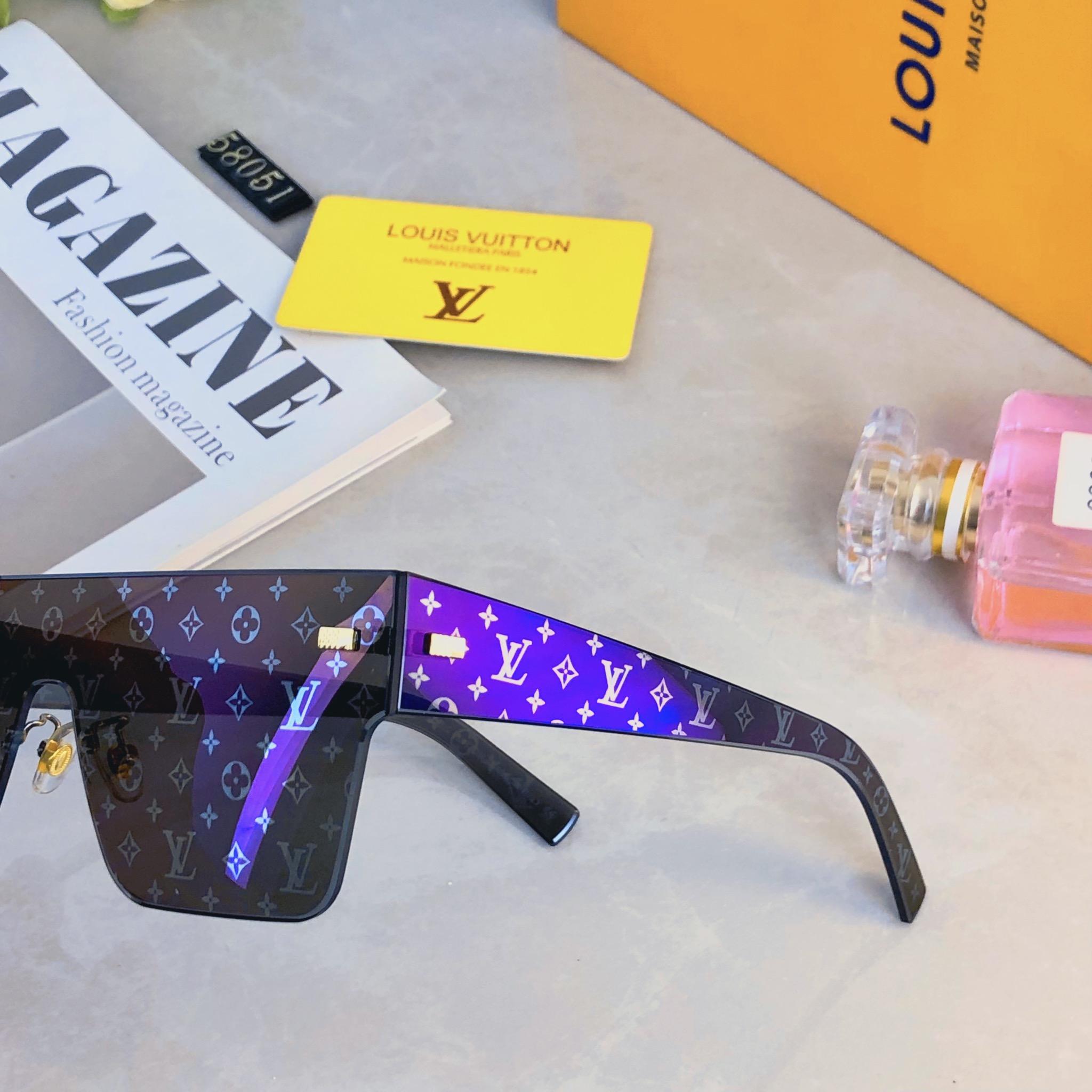 。。Louis vuitto*欧美新款连体护目墨镜网红户外骑行防紫外线太阳镜