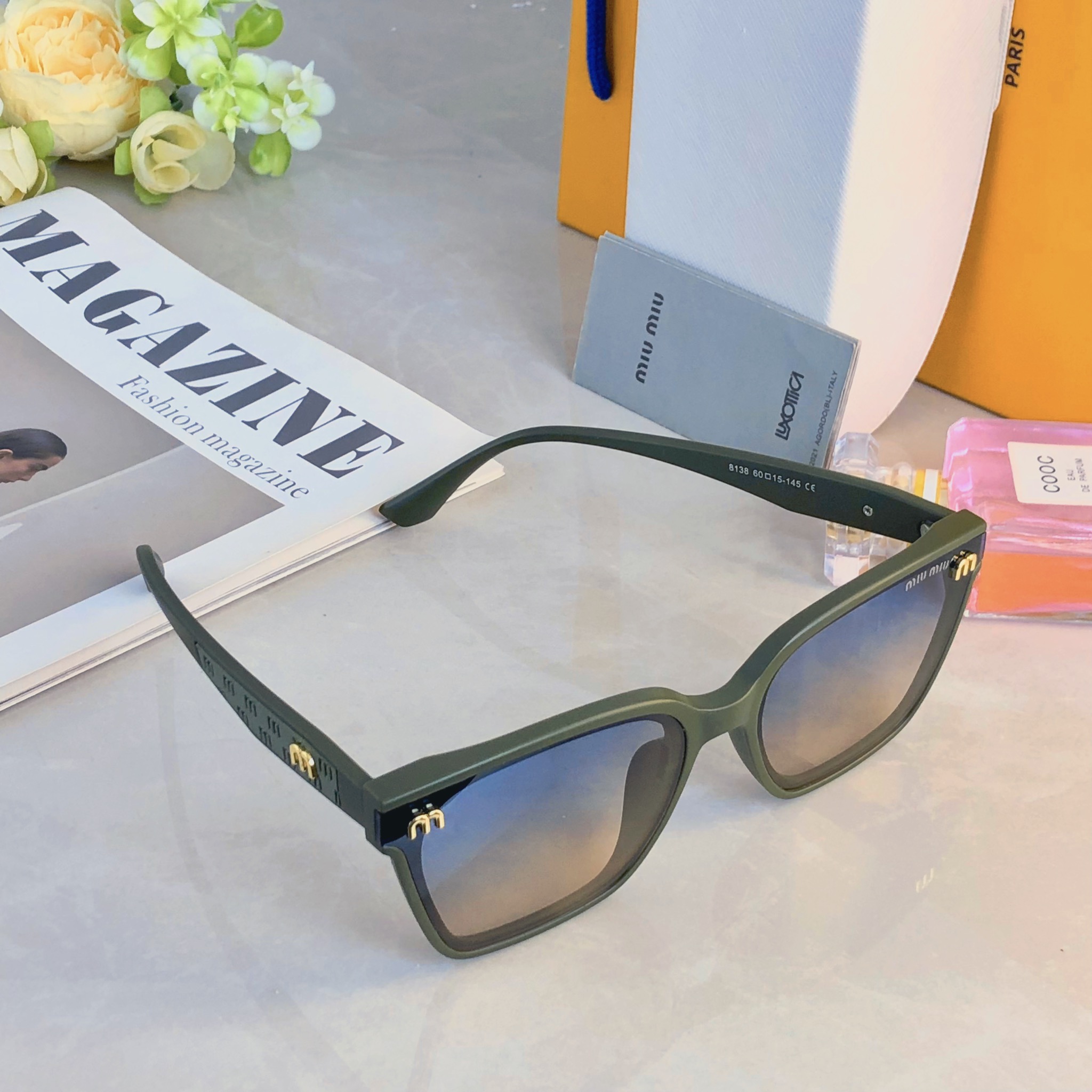 。。miumi*新款方框太阳镜时尚潮流ins墨镜女开车防紫外线网红