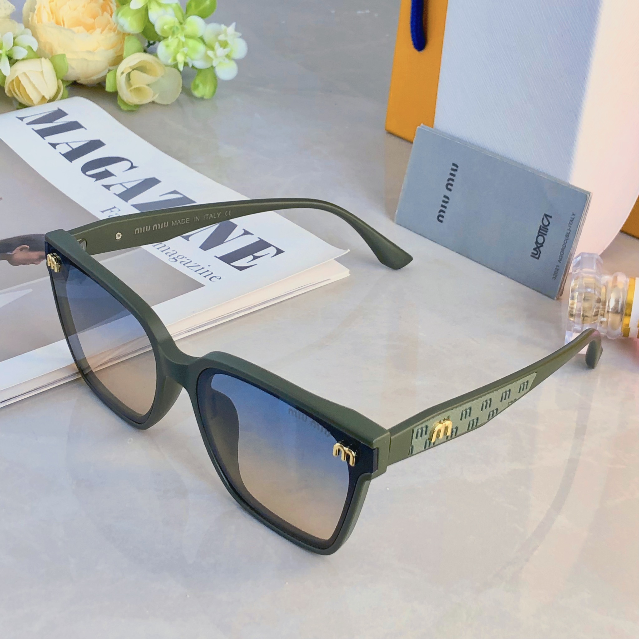 。。miumi*新款方框太阳镜时尚潮流ins墨镜女开车防紫外线网红