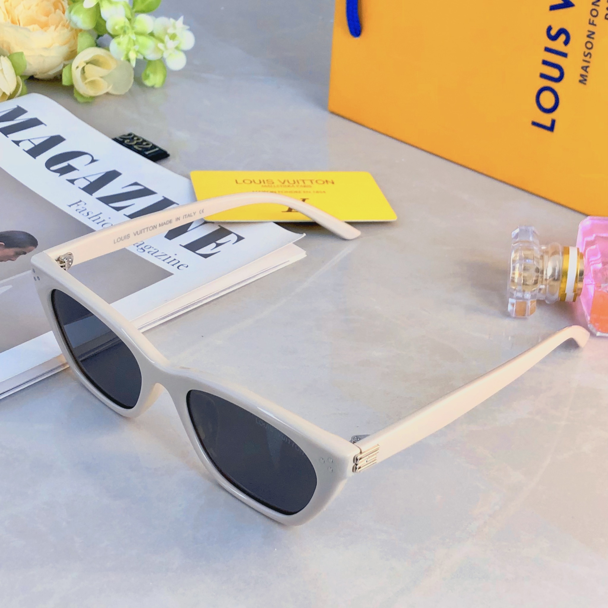 。。Louis vuitto*美式猫眼小框墨镜女2026新款高级感防紫外线窄框太阳眼镜