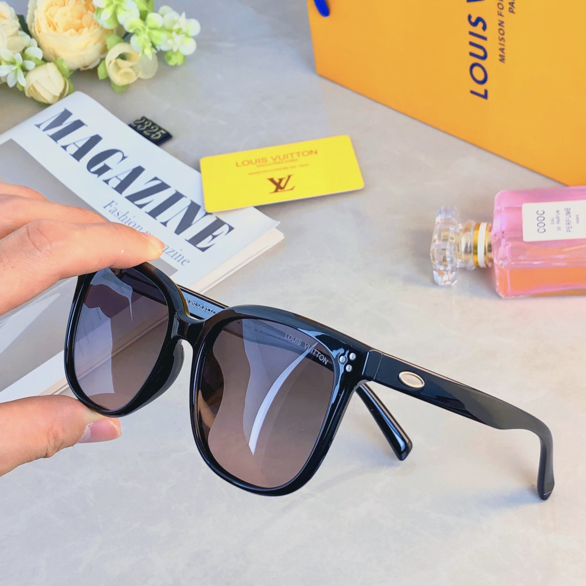。。Louis vuitto*墨镜女款高级感显脸小2026新款适合方圆脸的复古港风防紫外线海边
