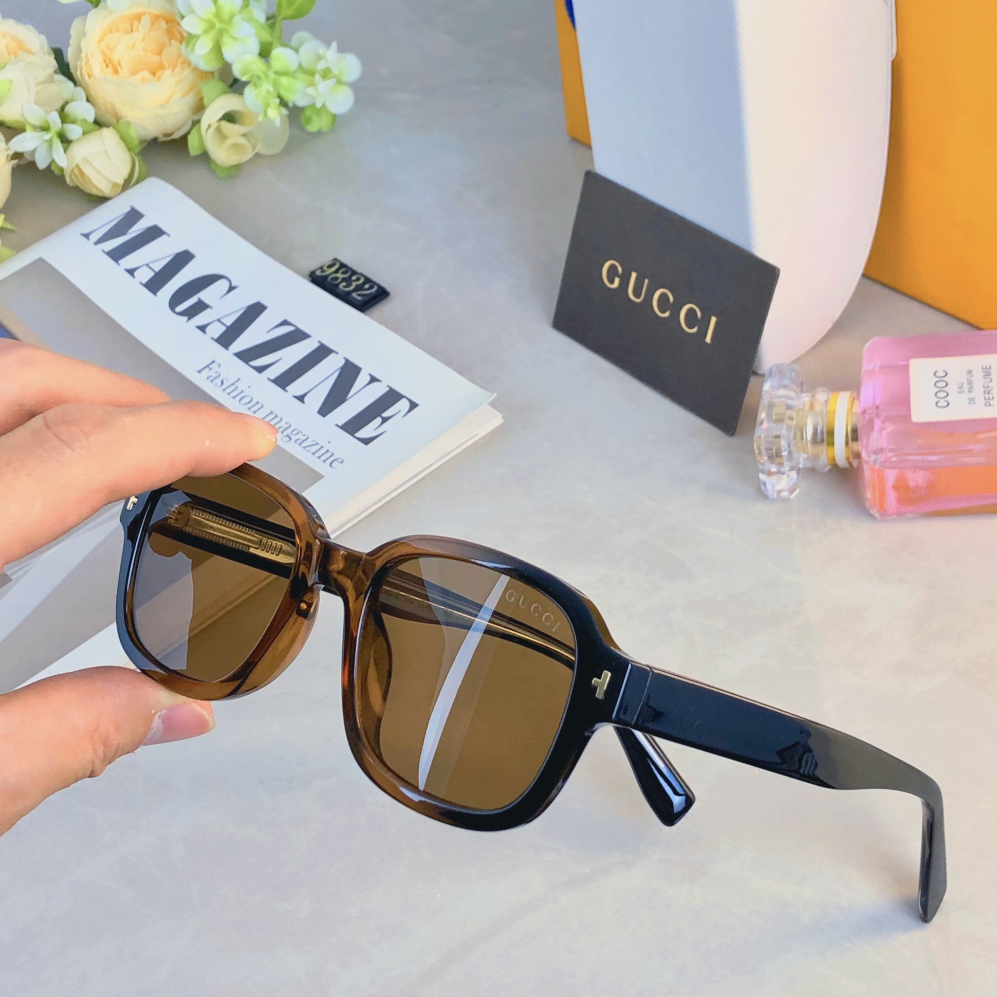 。。Gucc*新款时尚米钉休闲防晒太阳眼镜 ins欧美简约复古潮流网红遮阳墨镜