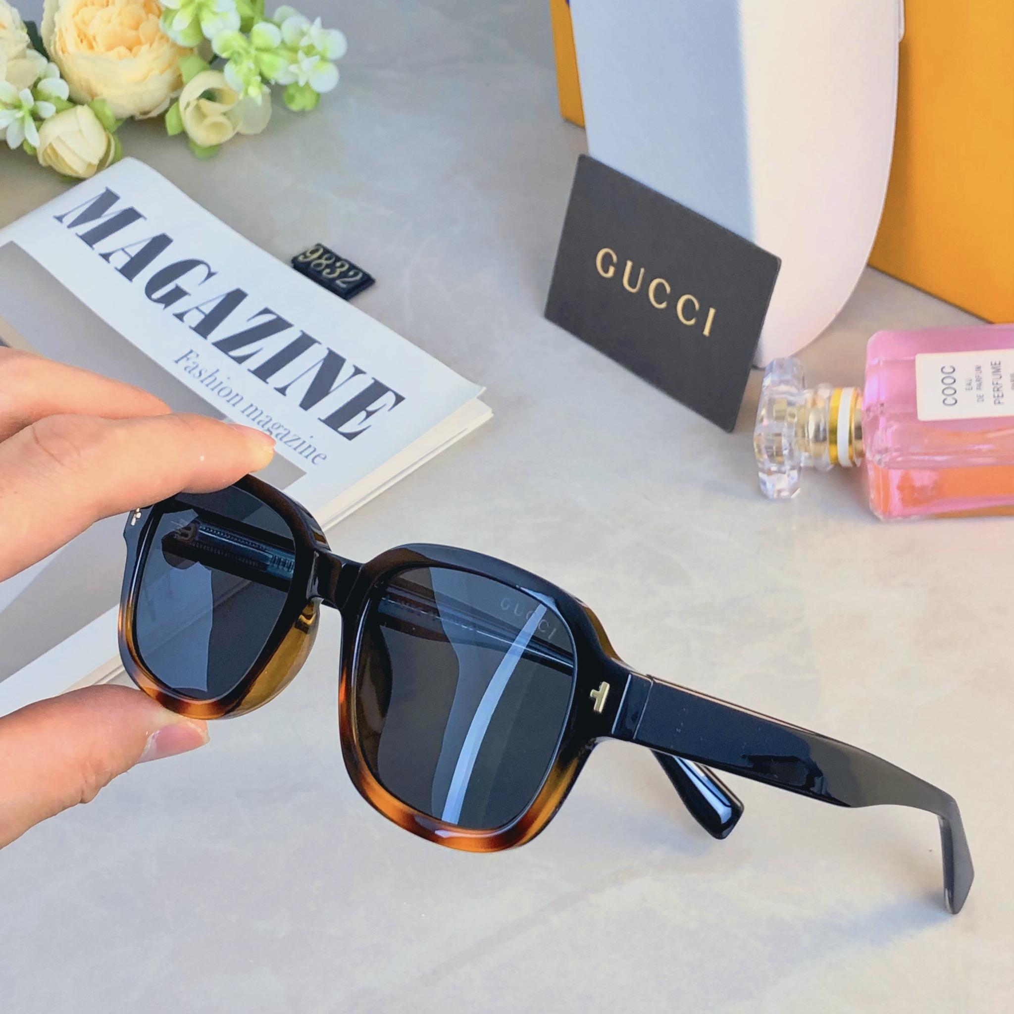 。。Gucc*新款时尚米钉休闲防晒太阳眼镜 ins欧美简约复古潮流网红遮阳墨镜