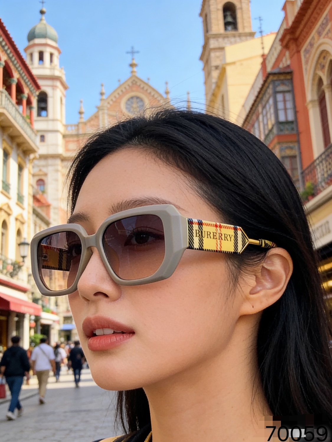 。。Burberr*2026新款复古港风墨镜女潮方形圆脸显瘦高级感防紫外线太阳镜